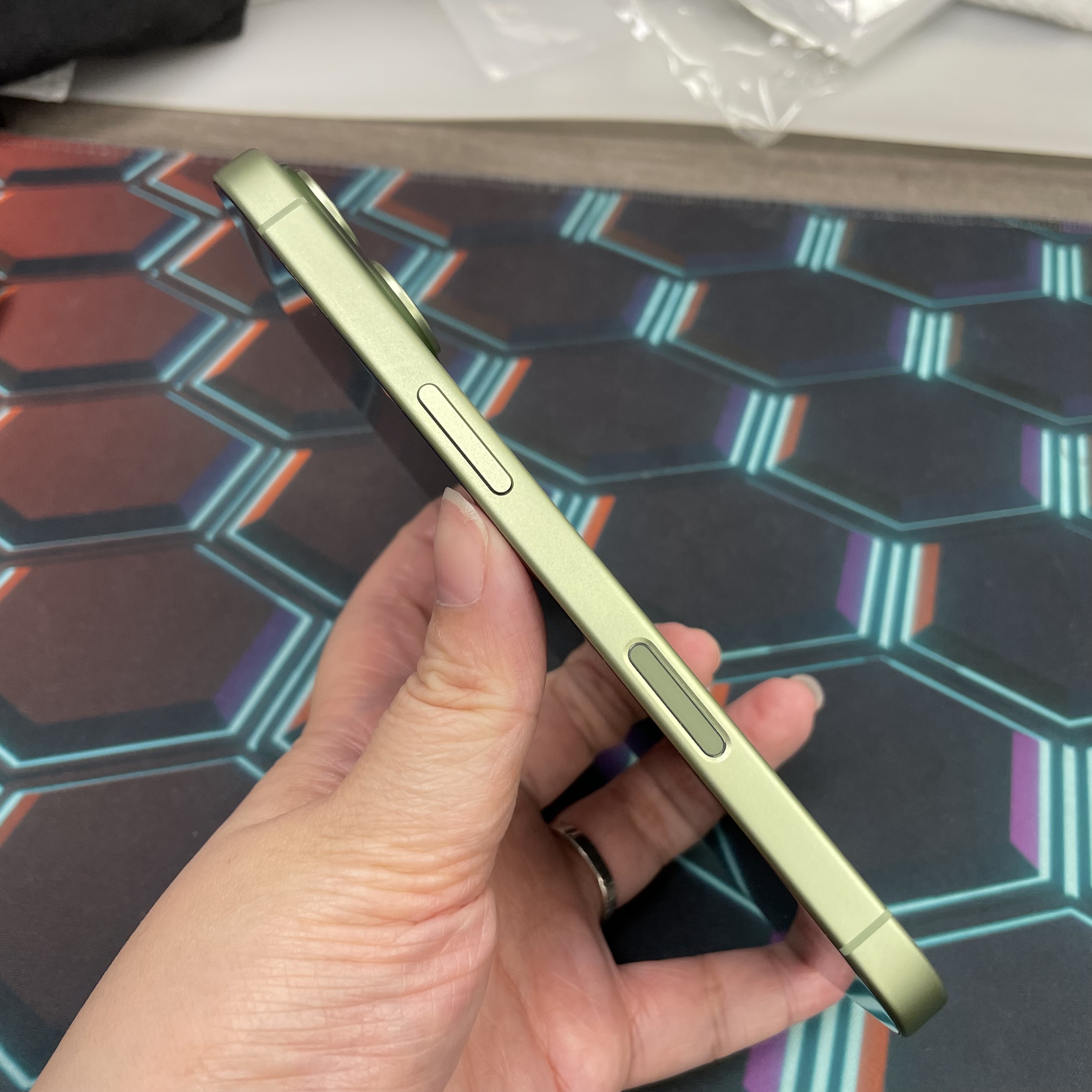 *8216 17 完美機 256GB 電100 綠色 green