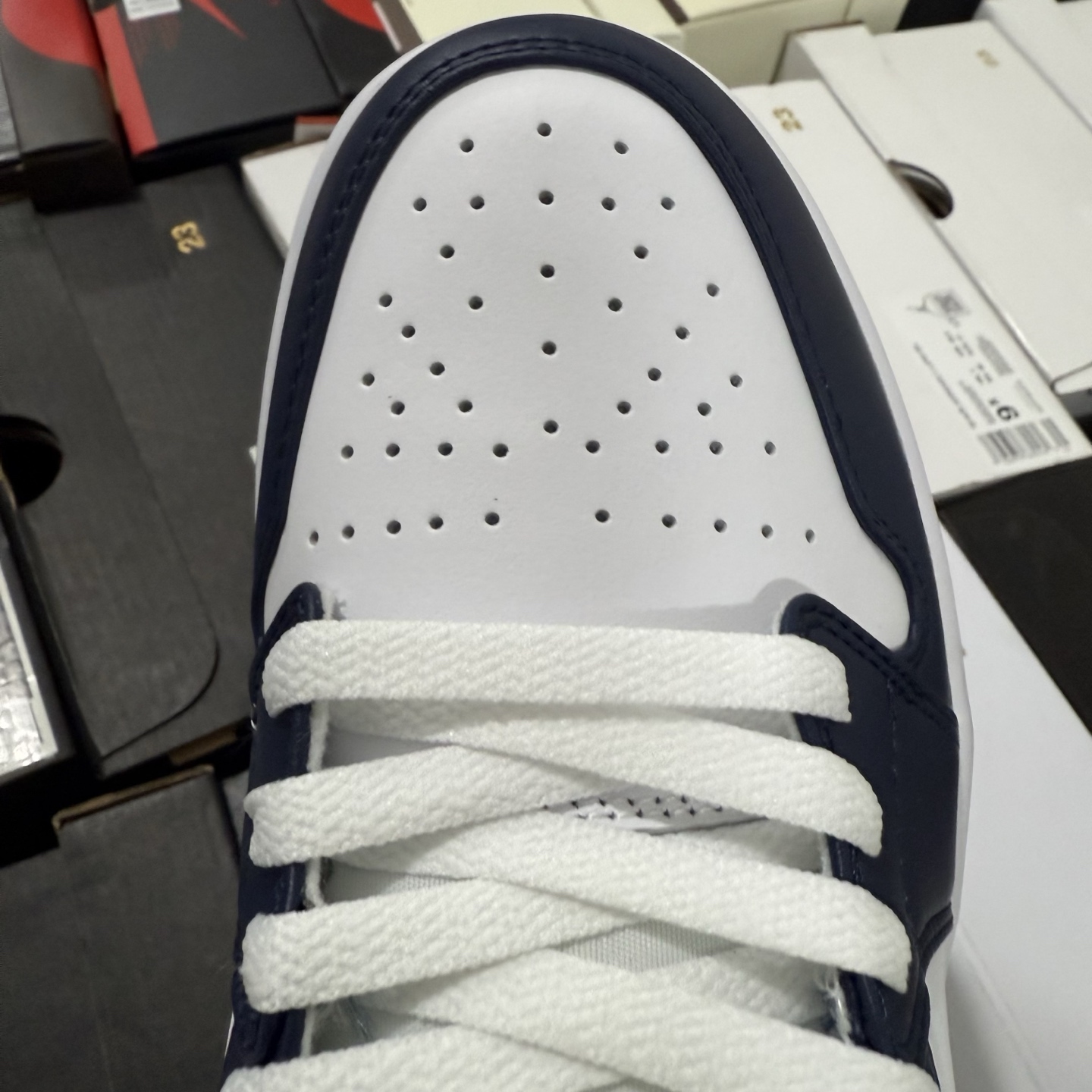 Nike Air Jordan 1 Low 553558-141