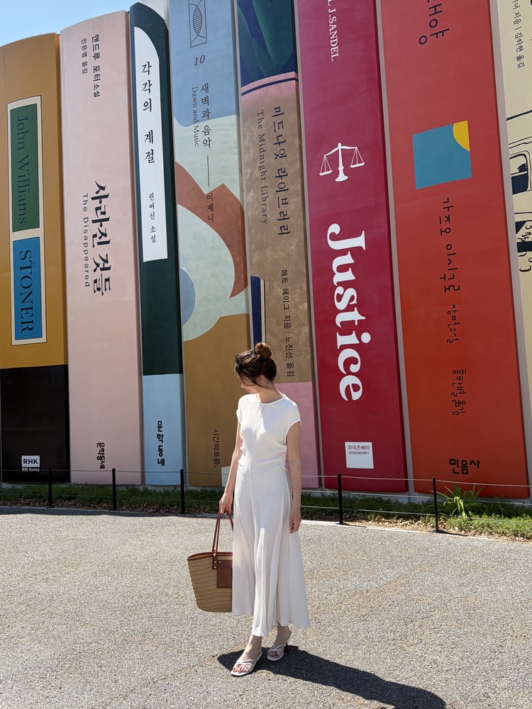 Elea Ribbed Flowy Dress (Ivory)