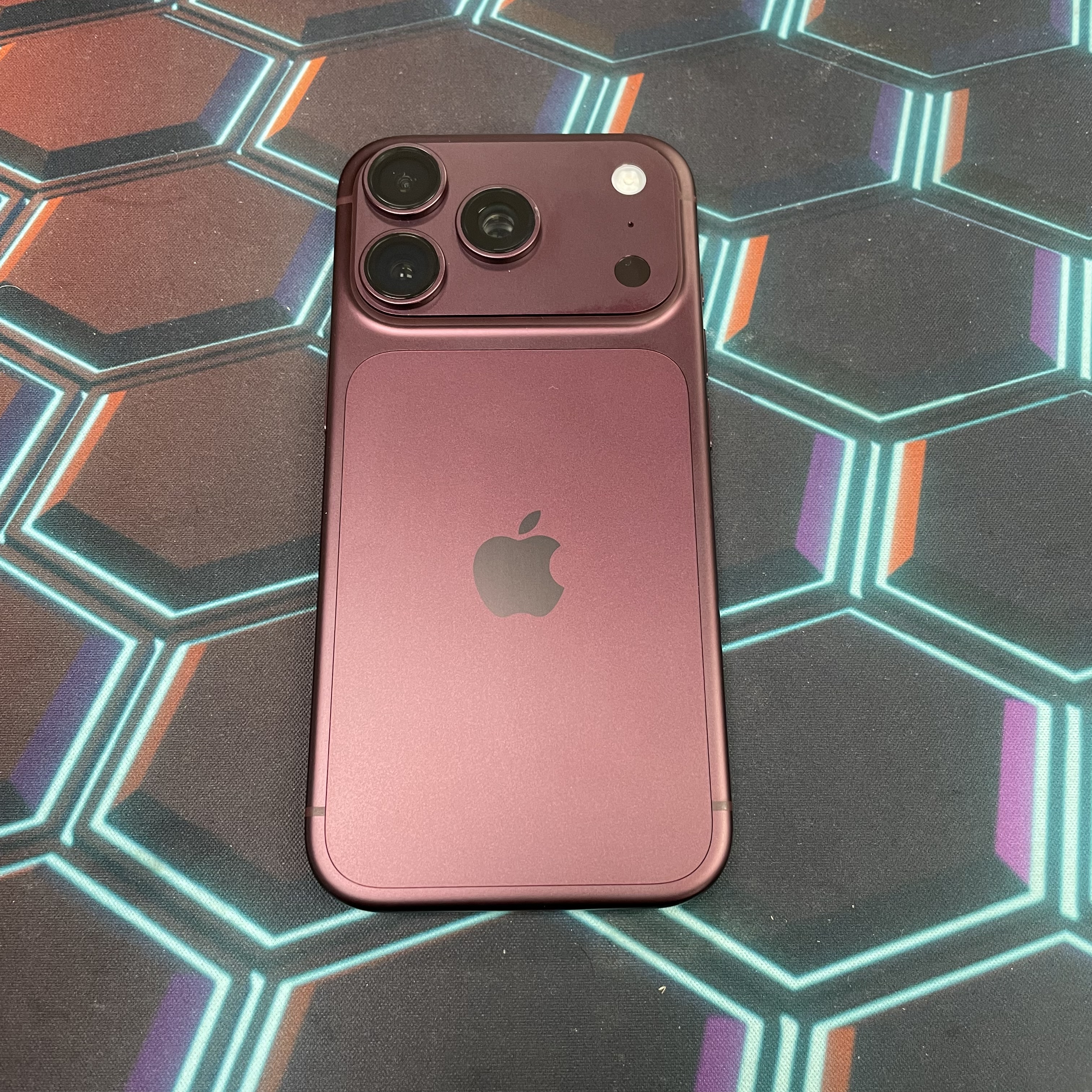 *8423 18 Pro 未使用品 256GB 電100 酒紅色 red