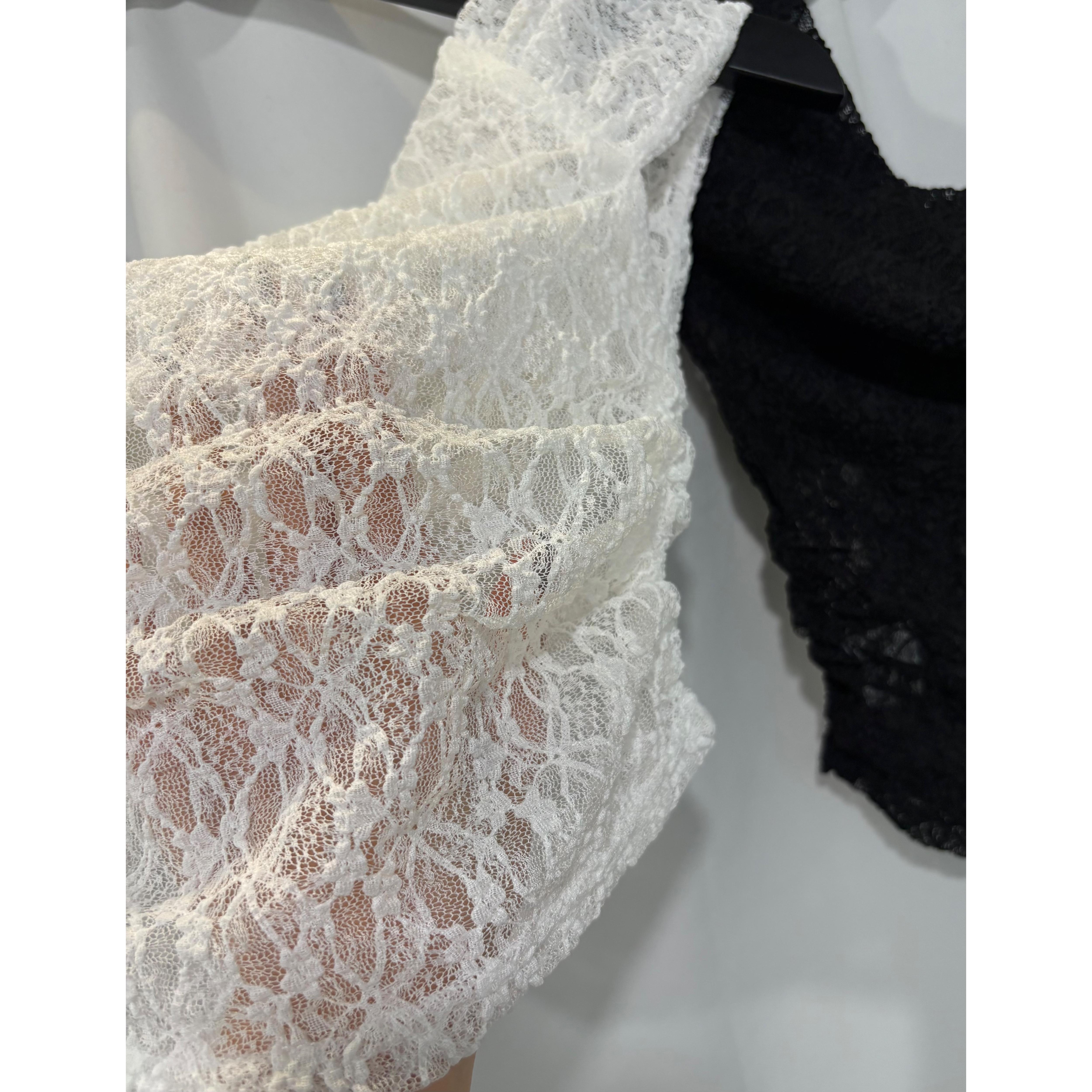 新品價5月8號截💙2605K《2WAYS LACE CROP》