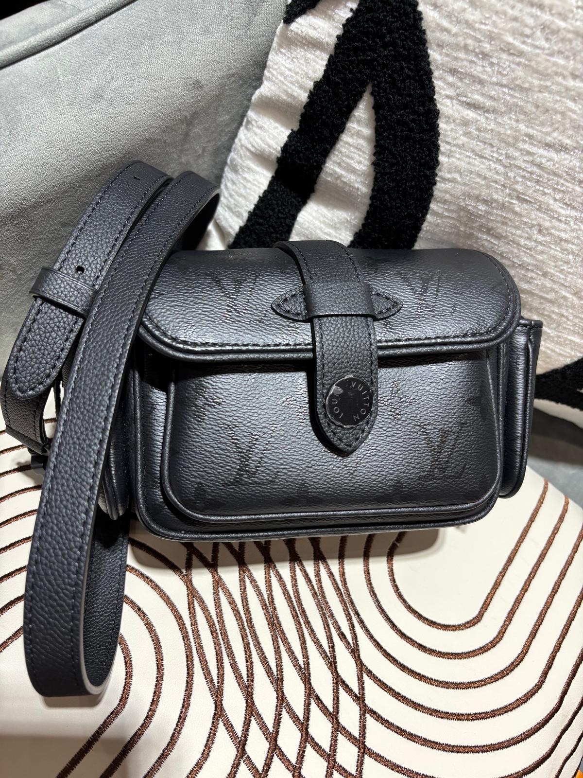 Lv Midnight Cargo Wearable Wallet Shoulder Bag M26726 100%Authentic, 99%New ✅收據✅Dust bag