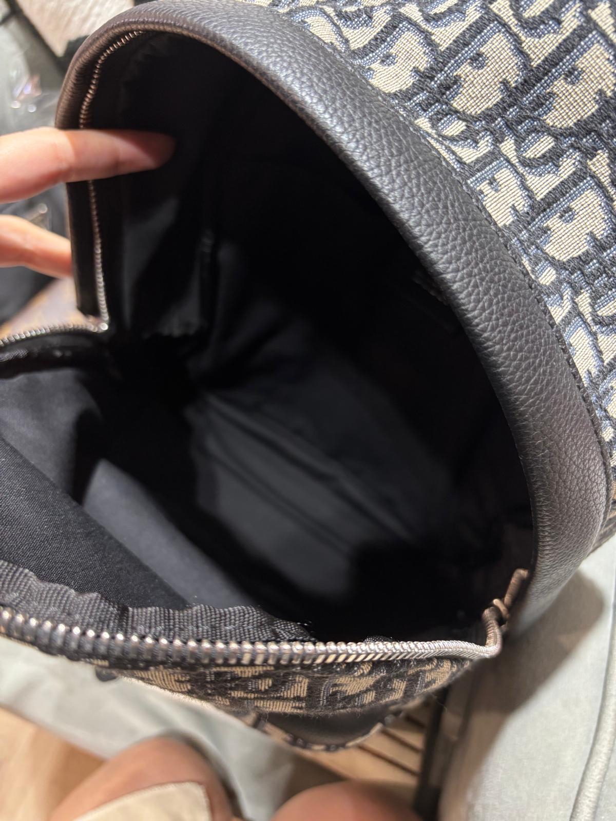 Christian Dior Oblique backpack 100%Authentic, 98%New  ✅證書✅Dust bag 