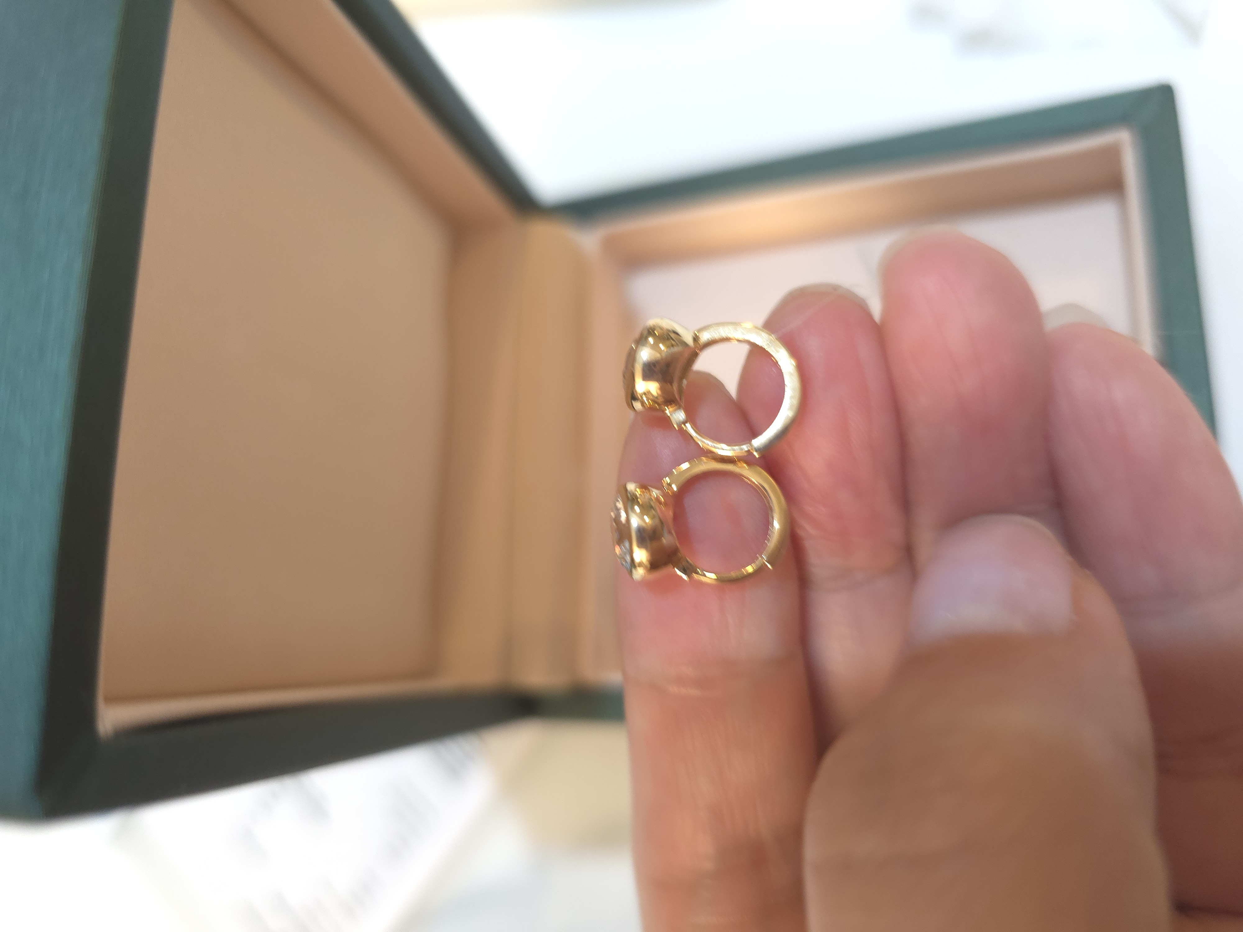 18K 培育鑽石耳圈 D2.02 G1.95 E/VS1