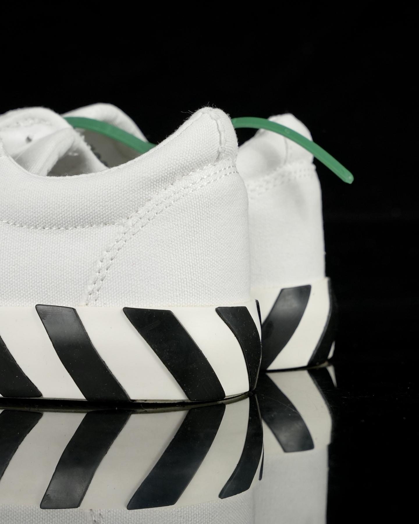 Off-White Low Vulcanized