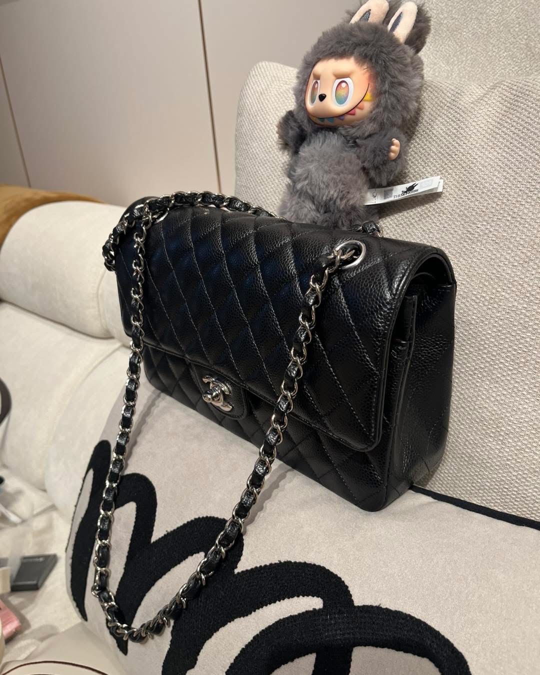 Chanel classic flap medium A01112,cf25 經典黑色魚子醬牛皮，100%Authentic ,98%new ✅26Card✅dust bag✅box 