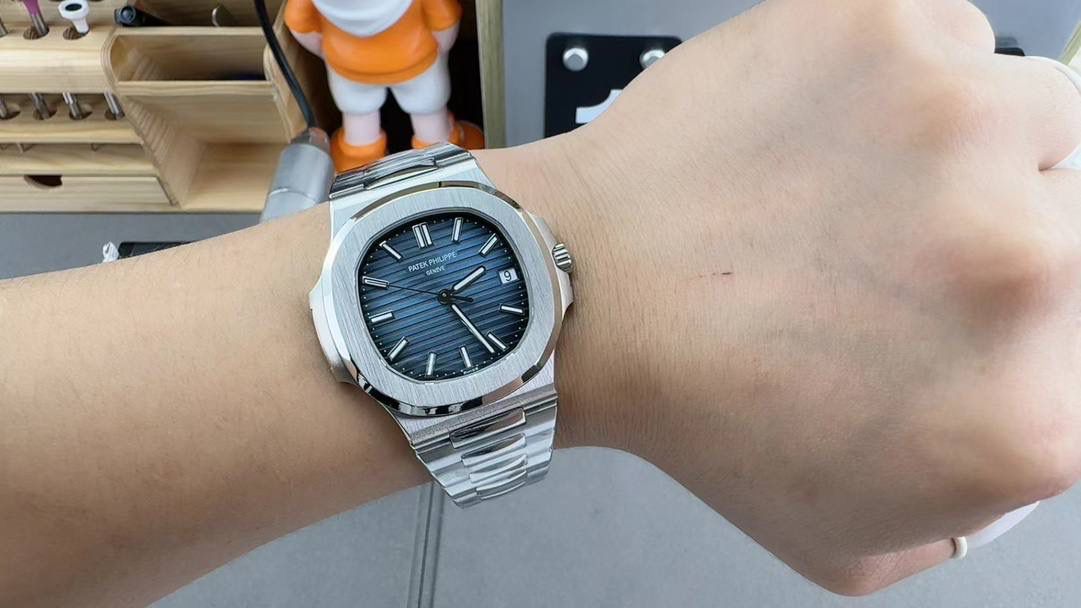 鹦鹉螺5711灰盘胶带胶带款/40mm*8.3mm/Cal.324一体机😍💯🤍