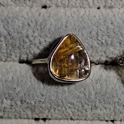 Golden rutilated quartz teardrop ring in adjustable sterling silver (A) - RT1469