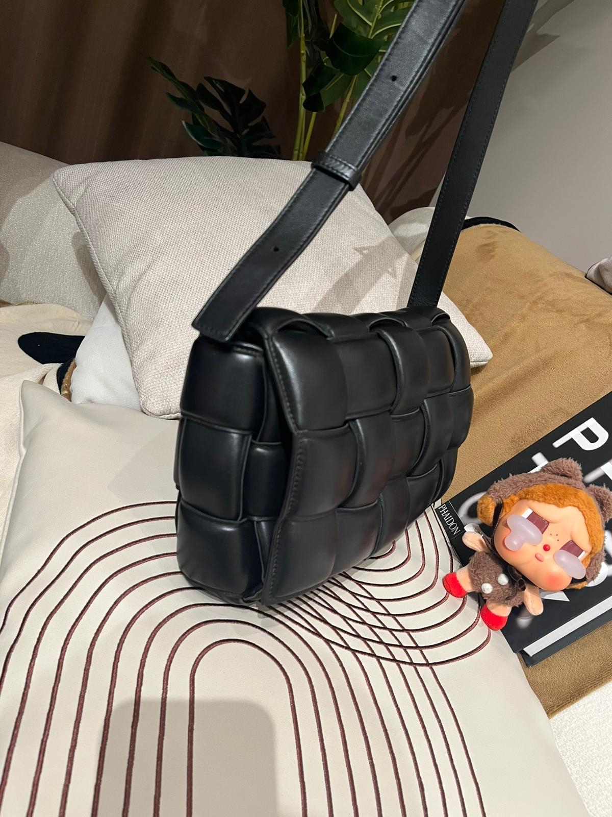 Bottega Veneta BV Cassette Padded Shoulder bag 100%Authentic, 90%New ✅Dust bag