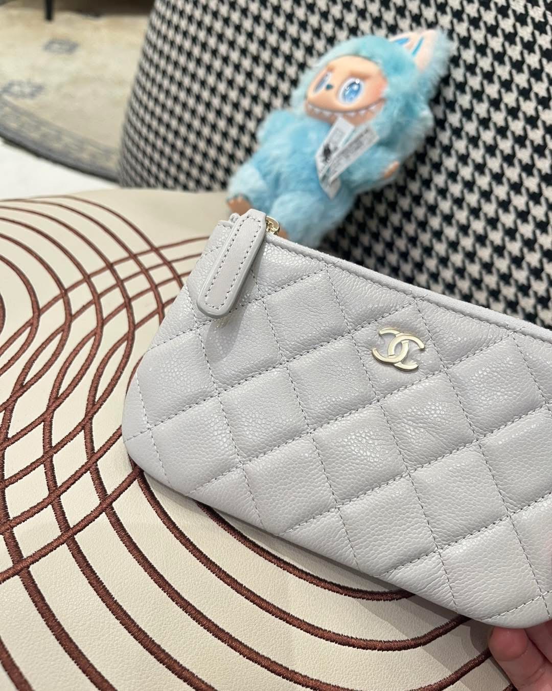 Chanel zip pouch o case 荔枝牛皮 100%Authentic, 99%new  ✅新晶片貼✅box