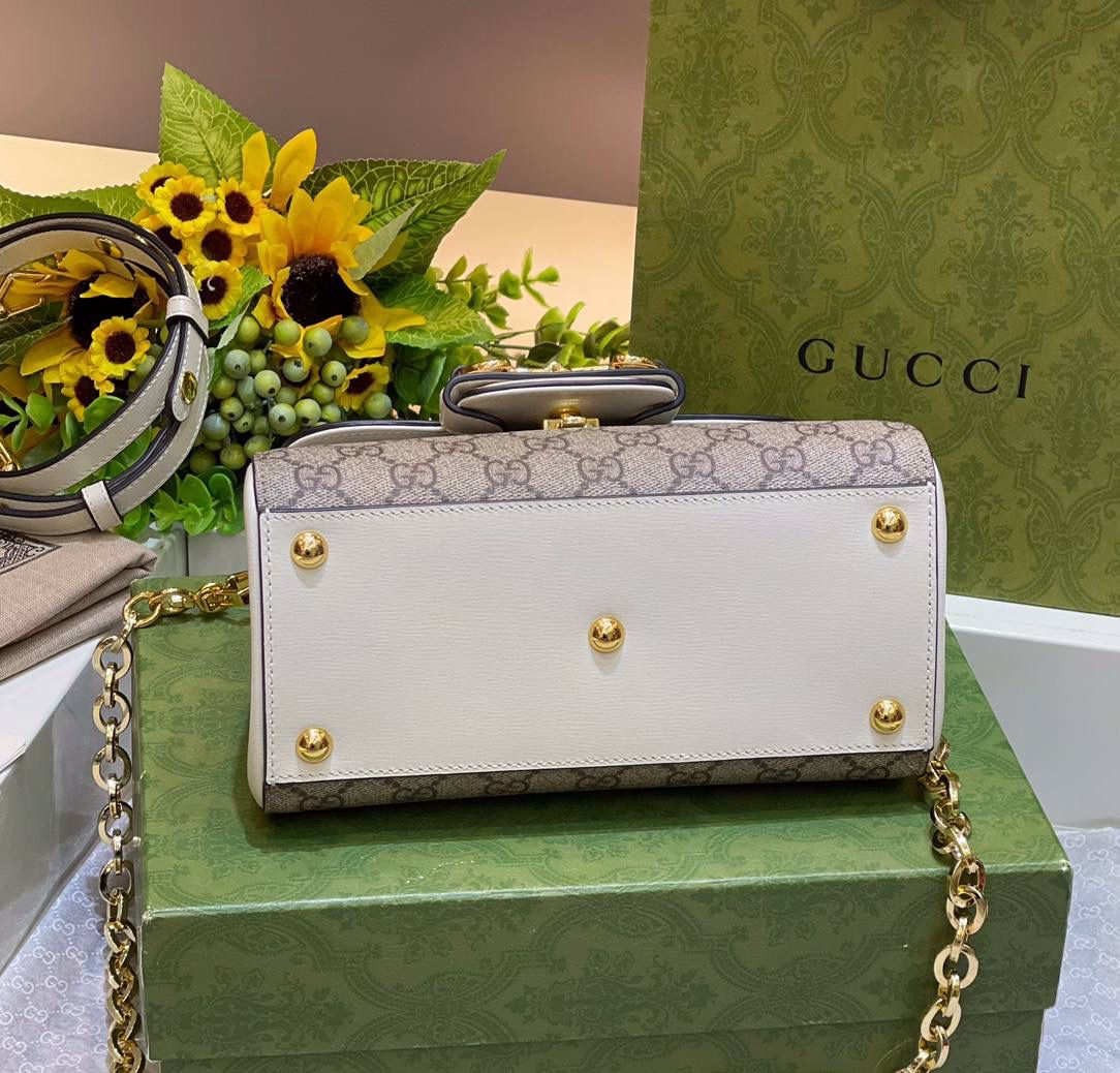 。✈️✈️✈️ 𝗛𝗼𝗿𝘀𝗲𝗯𝗶𝘁 1955 手拎包🔥 # ▫️型号：703848 ▫️尺寸：22*16*10.5cm 马衔扣家族｜ 新晋手提款‼️ 经典G花➕原厂牛皮质感无敌.时尚大气，隔层设计容量非常🈵️且配两条不同风格的肩带，这个设计没有任何缺点、完美的复刻整体就是很精 ！很贵！盘她绝对的yyds😘