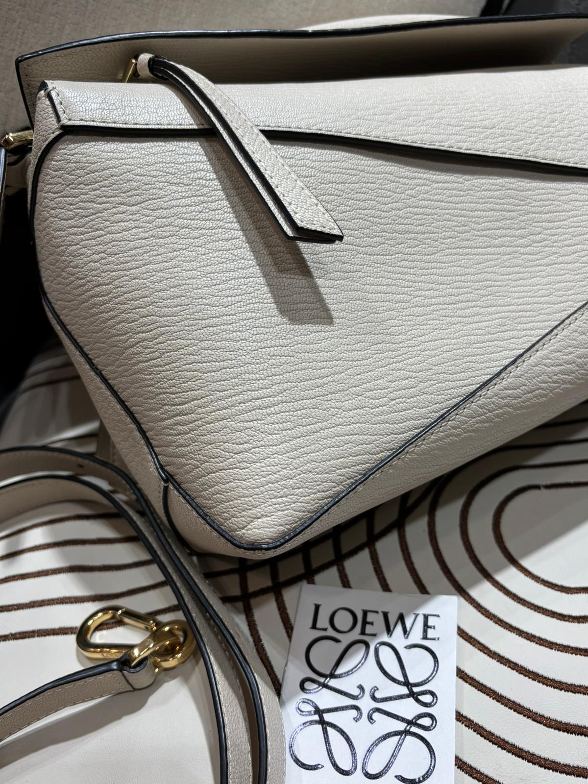 Loewe Puzzle Edge Small 100%Authentic, 99%New ✅Booklet ✅Dust bag