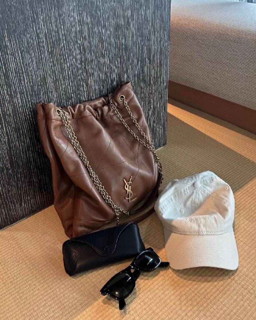 圣罗兰 Icare Maxi 绗缝羊皮革购物袋