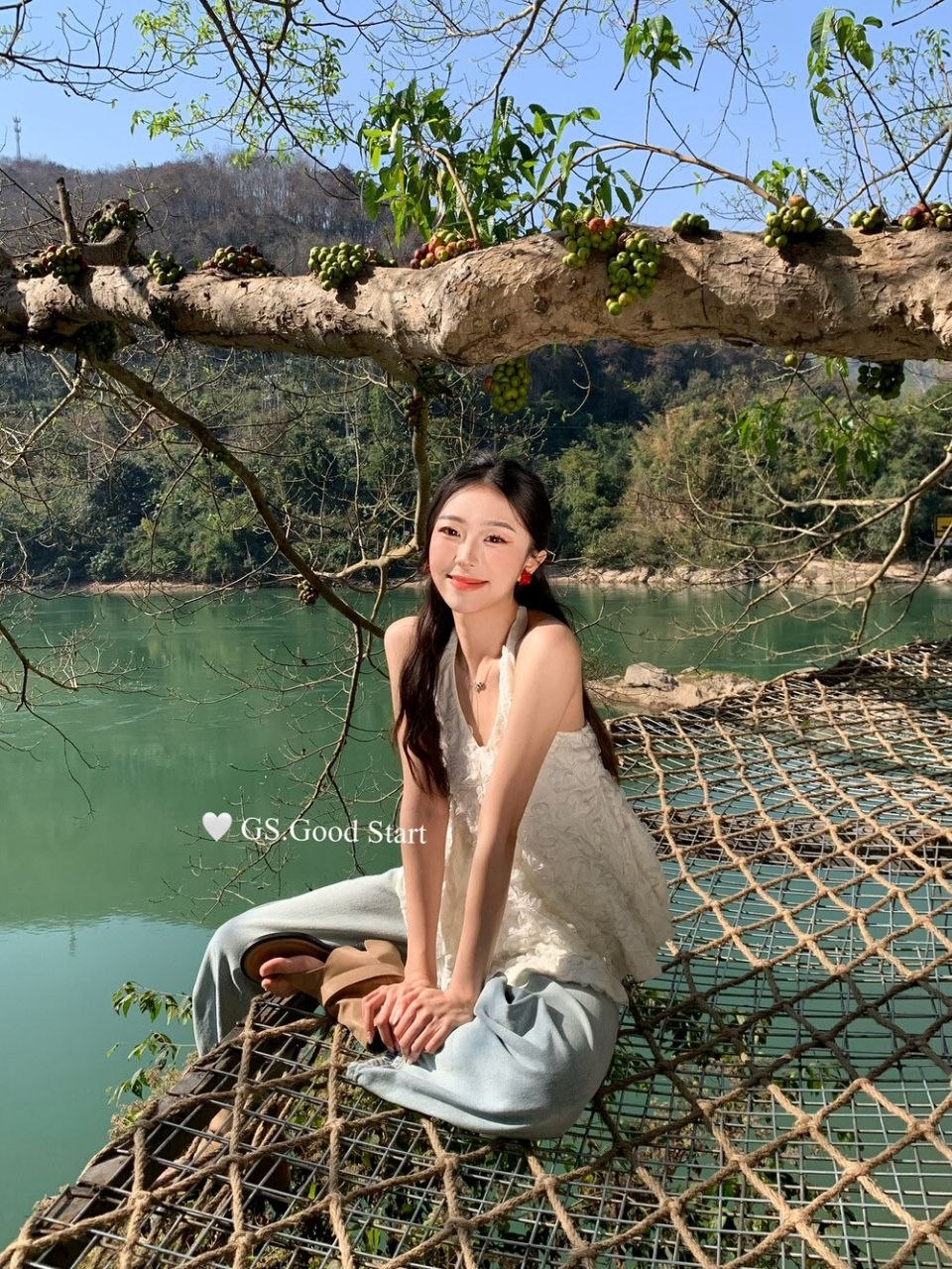 4549 GS START "ROSÉE PETALINE HALTER TOP”