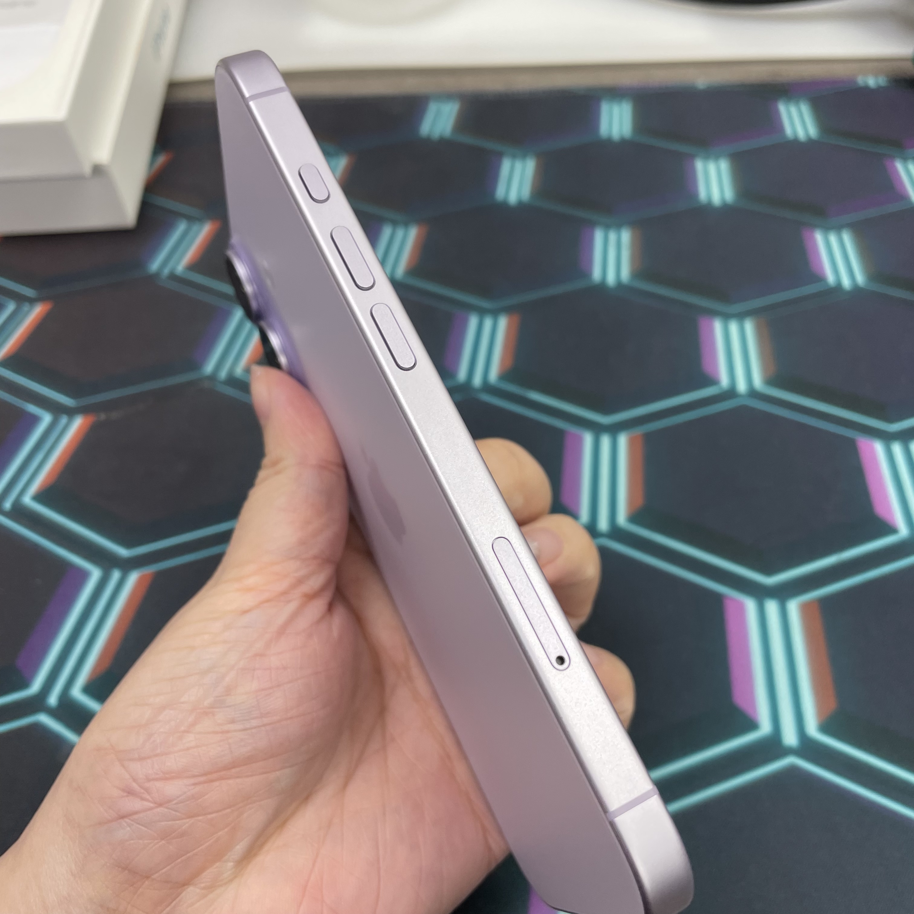 *8046 17 完美機 256GB 電94 紫色 purple