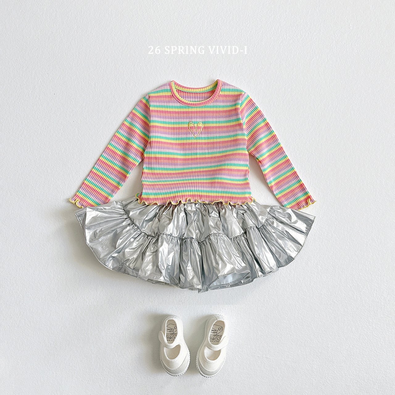 🌸預訂 韓國直送🌸🇰🇷VIVIDI兩色愛心刺繡條紋花邊長袖上衣