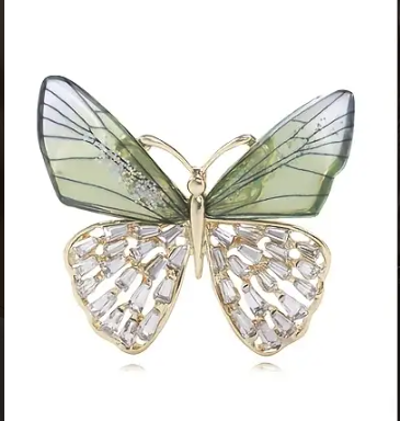 Elegant Green Butterfly Brooch with Sparkling Synthetic Synthetic Zirconia