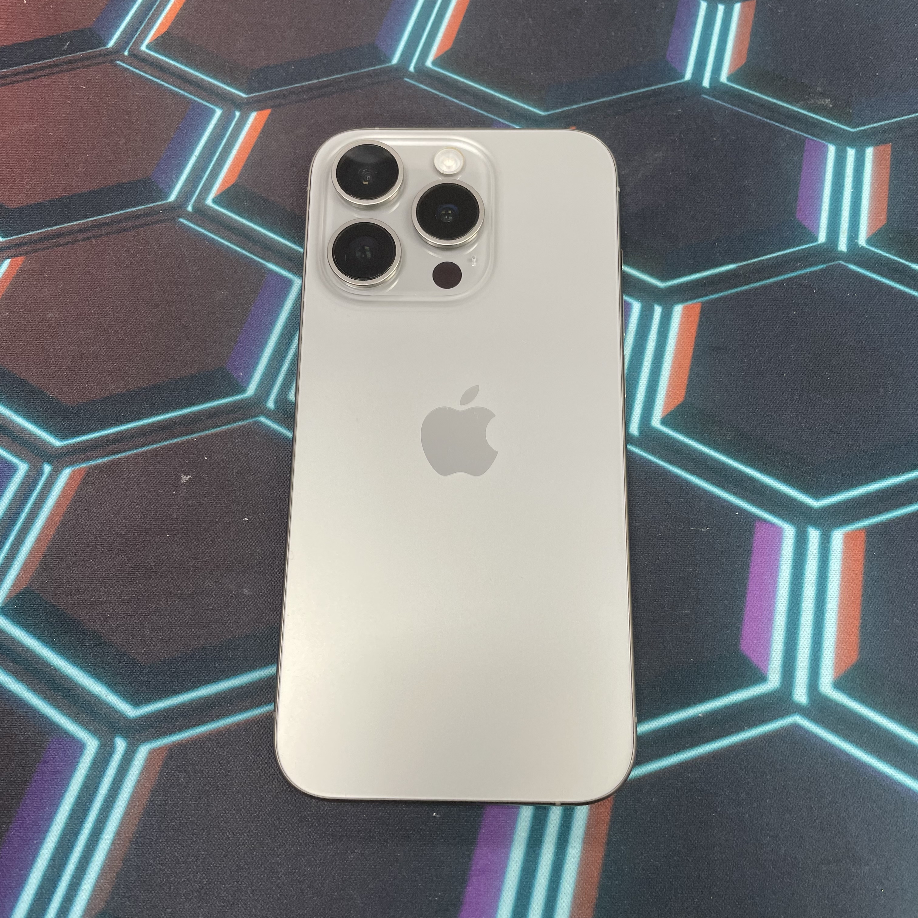 *6812 15 Pro 勁靚機 256GB 電80 原色 gray