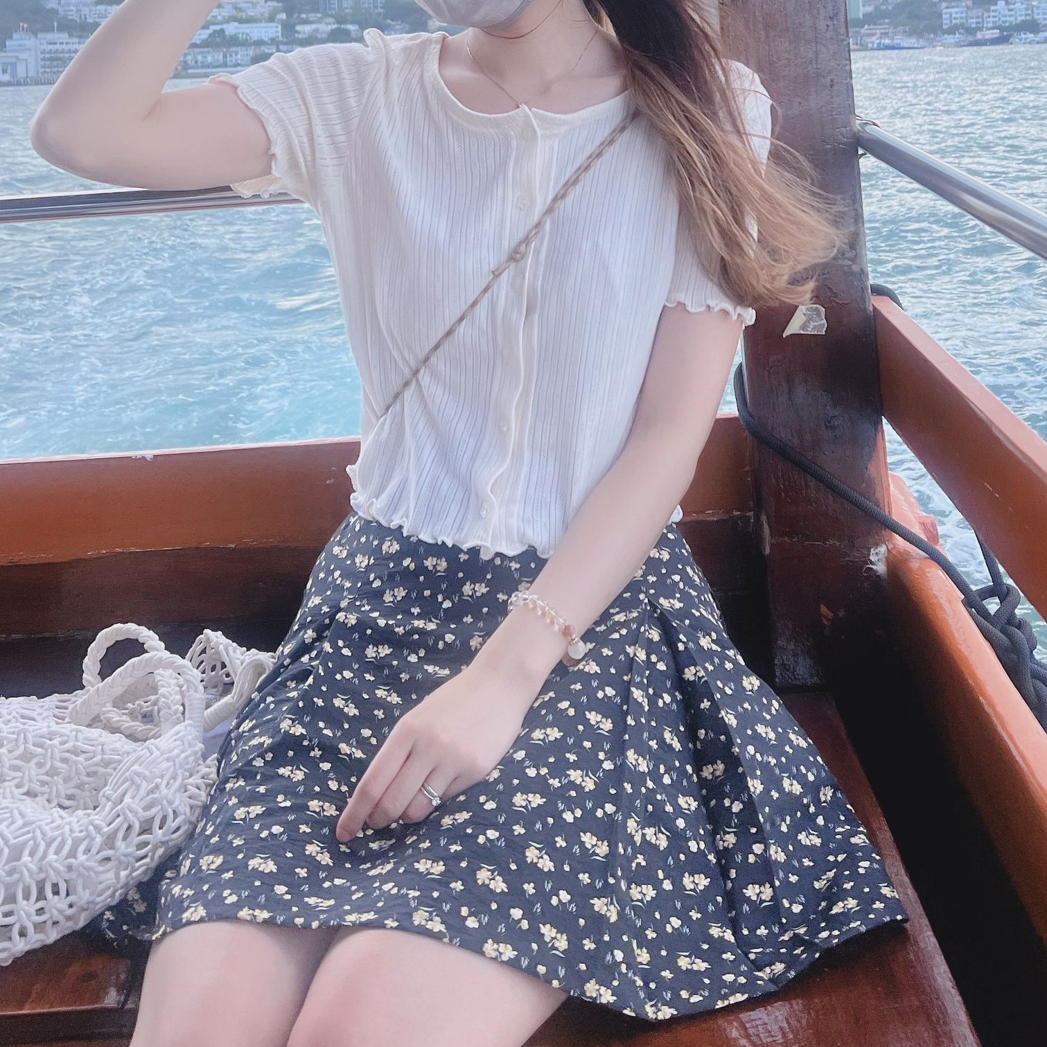 <最後現貨> <KR> ♥︎花花鈕捲邊鏤空cardigan* grey