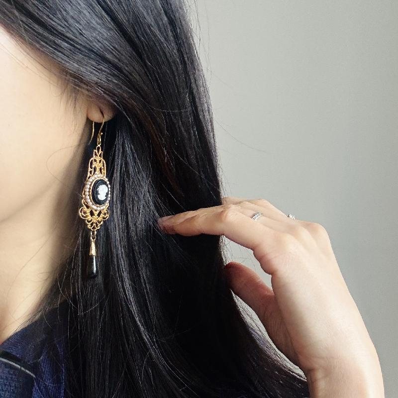 Vintage Recomposed Czech Glass Cameo with Black Dangling Glass Hook Earrings (MT2279)