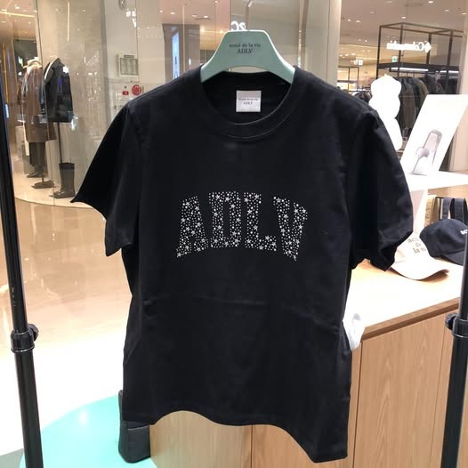 AD73 ADLV: Woman Bling Bling ADLV Short Sleeve T-Shirt (2026 NEW)