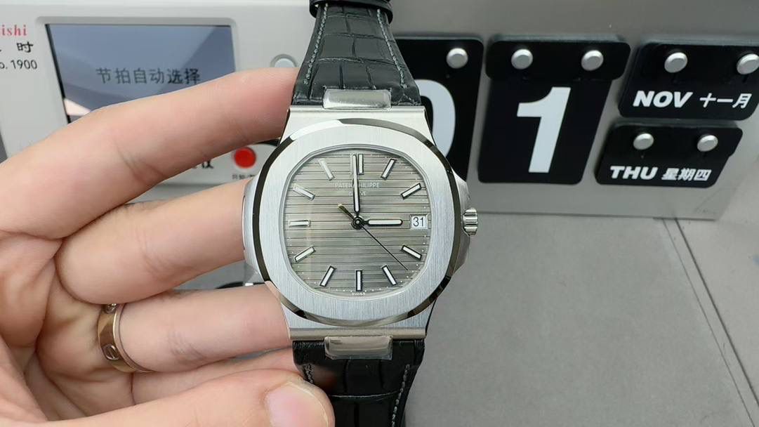 鹦鹉螺5711 灰盘皮带 324一体机😍💯🤍