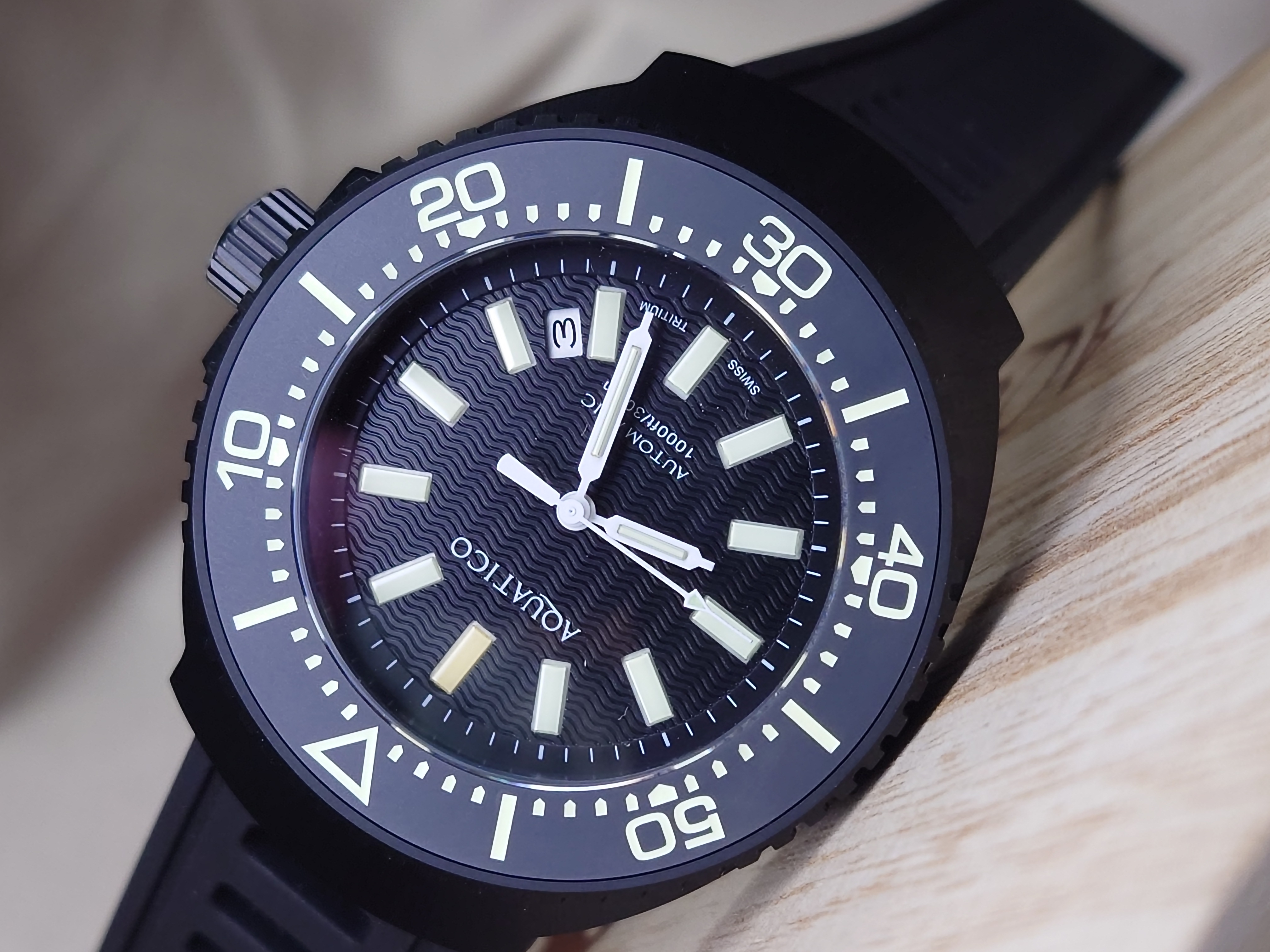 Aquatico T100+DLC Super Marine Titanium Tritium 5 級鈦合金超級夜光機械錶
