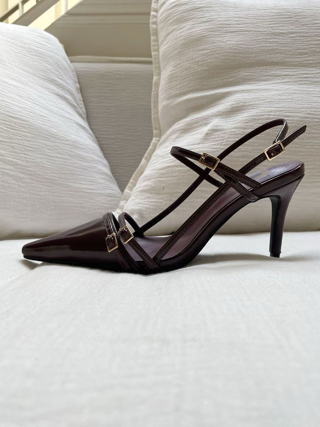 Elegant pointy straps heels