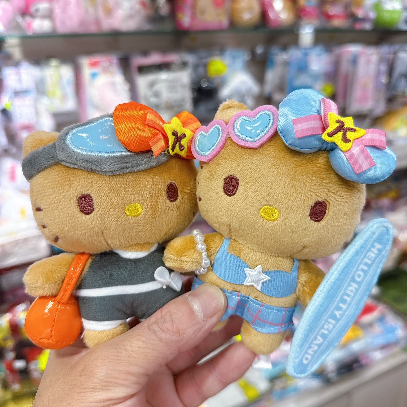 韓國濟州限定Hello Kitty黑皮衝浪系列公仔掛飾