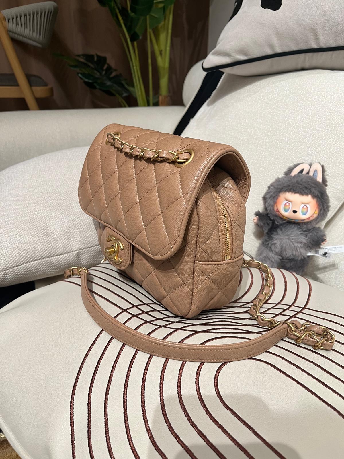 CHANEL Flap bag AS3546 shoulder bag beige 荔枝牛皮,晶片100%Authentic,98%new ✅Microchip ✅dust bag ✅BOX