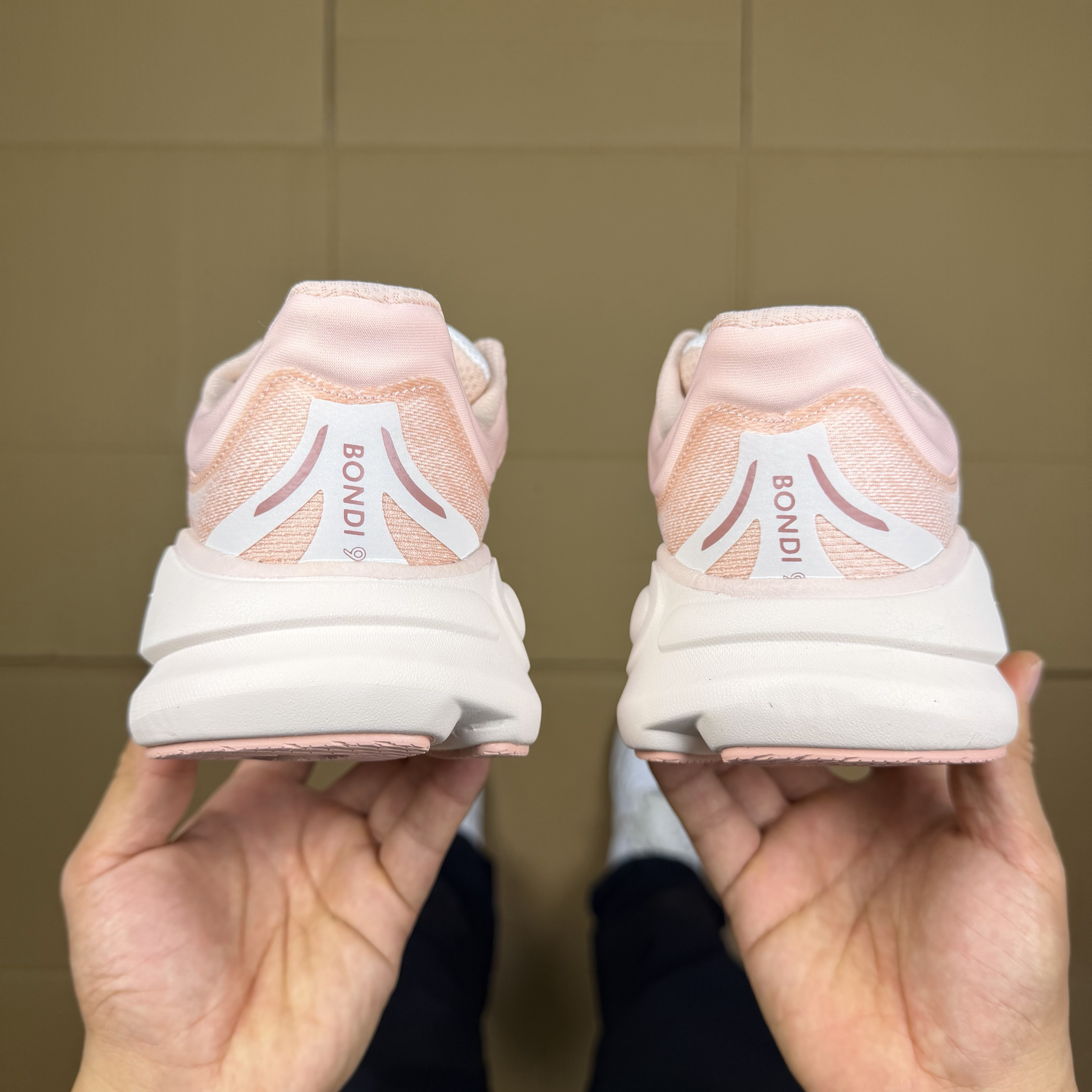 Hoka One One Bondi 9 