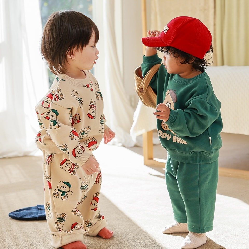 UBMOM 2023 Winter Teddy Series Berry Teddy 運動上衣-米色