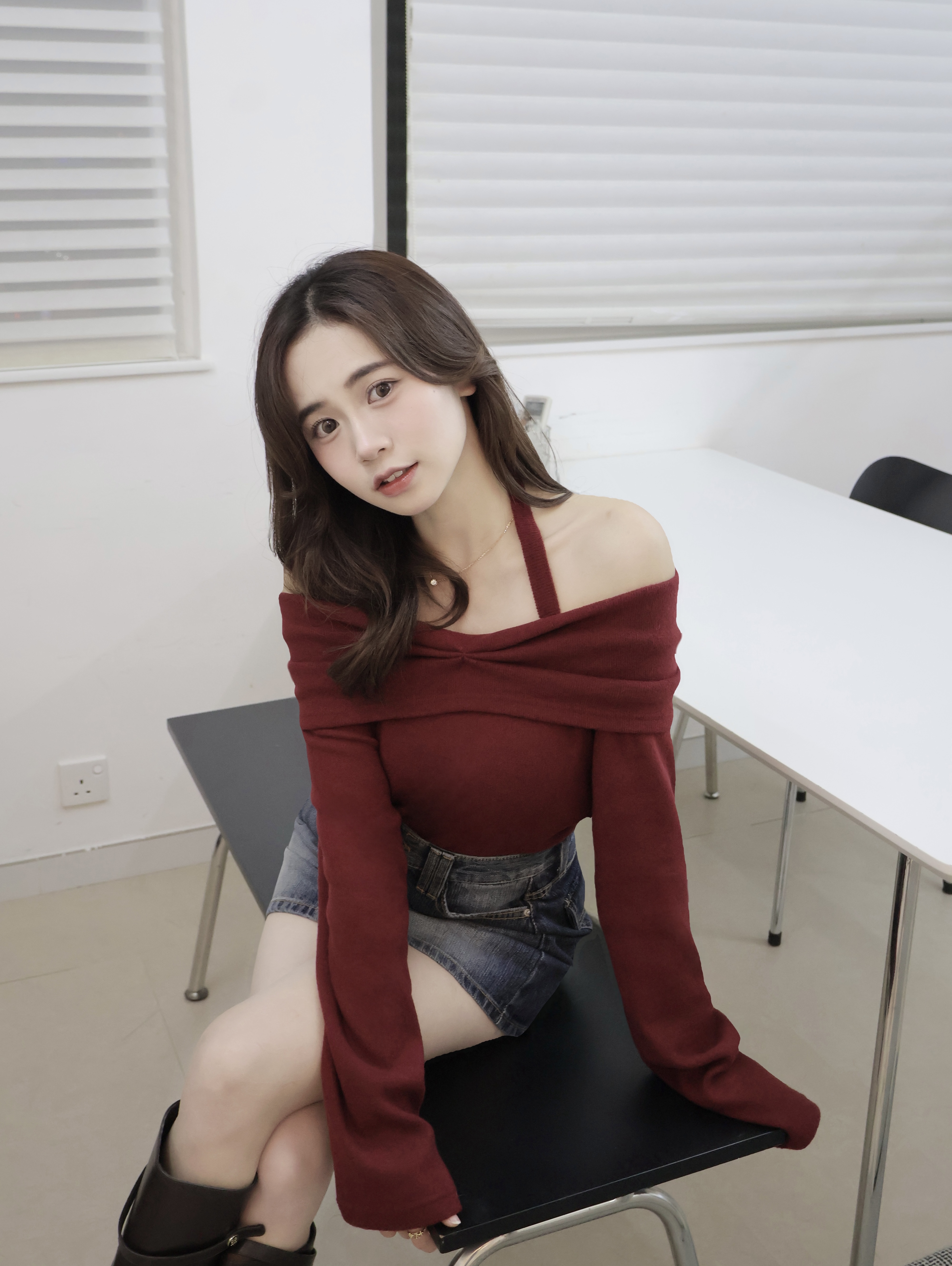 【 熱賣超過200件🧧❣️棉花糖觸感！皺褶倒V露肩上衣❤️‍🩹】Mochi Crinkled Off Shoulder Top(四色入)