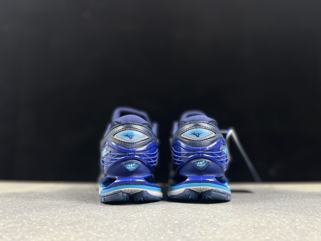 Mizuno Wave Prophecy LS 