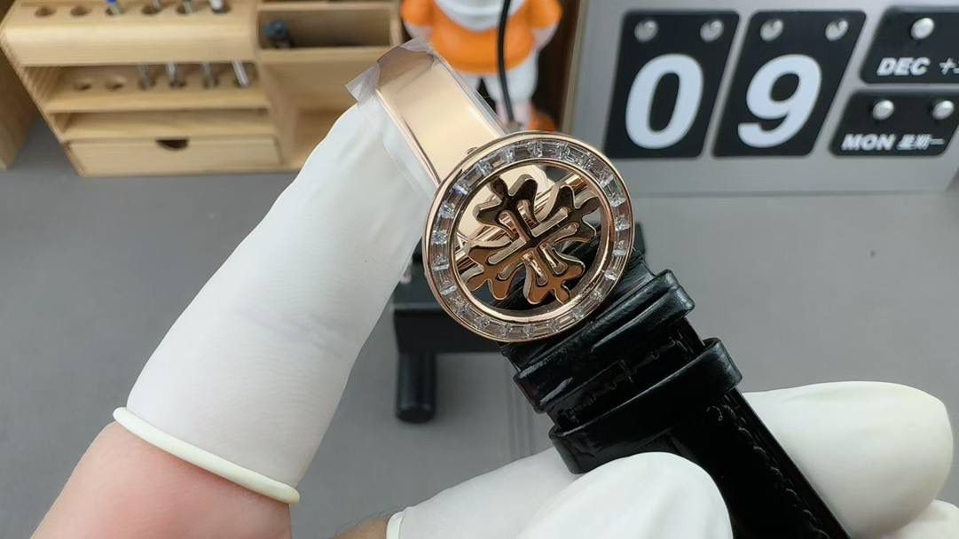 百达翡丽星空腕表：璀璨星河，腕间绽放