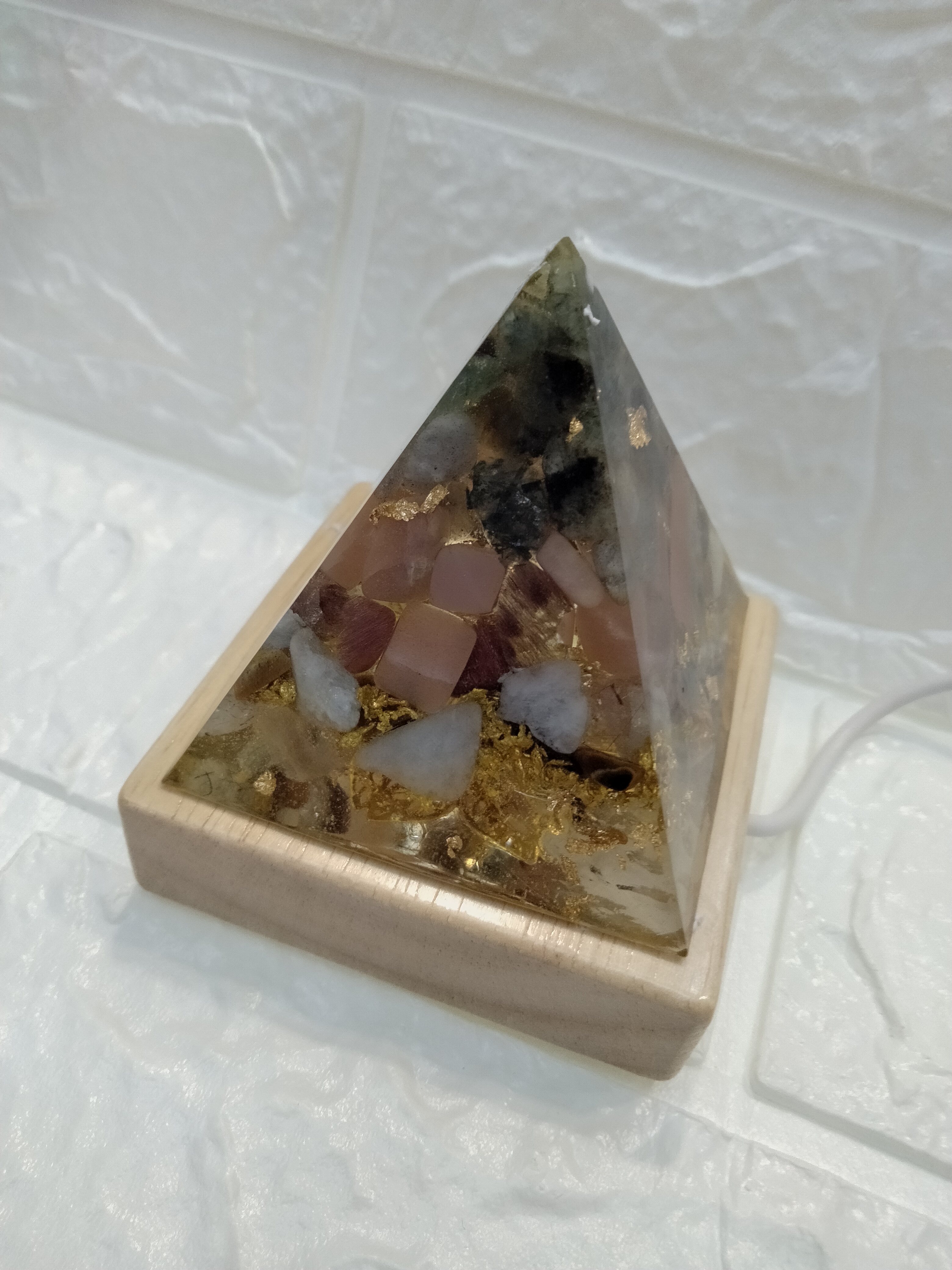 天然水晶能量塔（6×6 cm） 虎眼石,太陽石,拉長石,綠髮,銅髮