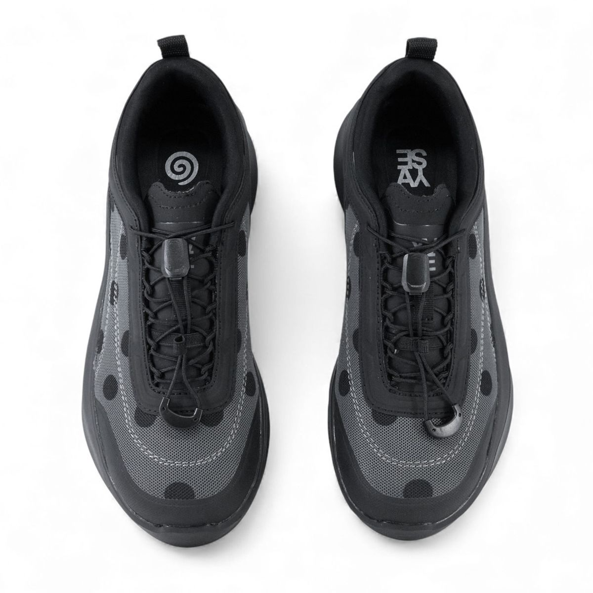 [YASE] Flatfoam Dot Sneakers (2色)