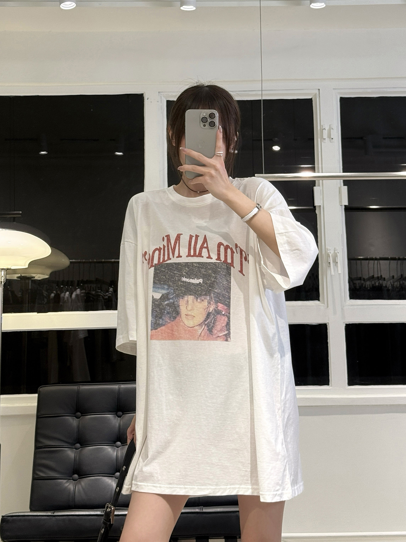 𝐒𝐨𝐟𝐭 𝐯𝐢𝐧𝐭𝐚𝐠𝐞 𝐨𝐯𝐞𝐫𝐬𝐢𝐳𝐞𝐝 𝐠𝐫𝐚𝐩𝐡𝐢𝐜 𝐭𝐞𝐞