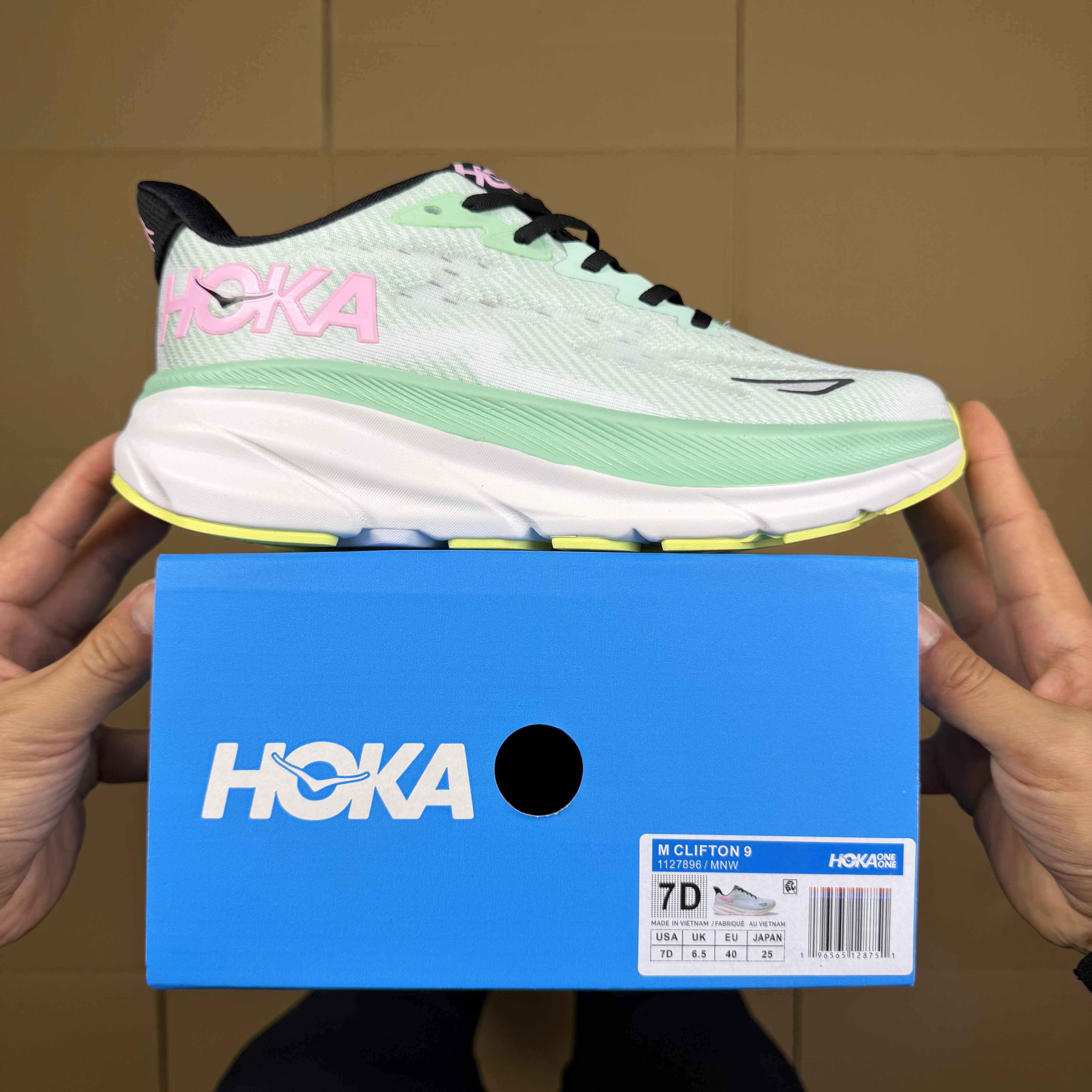 Hoka Clifton 9