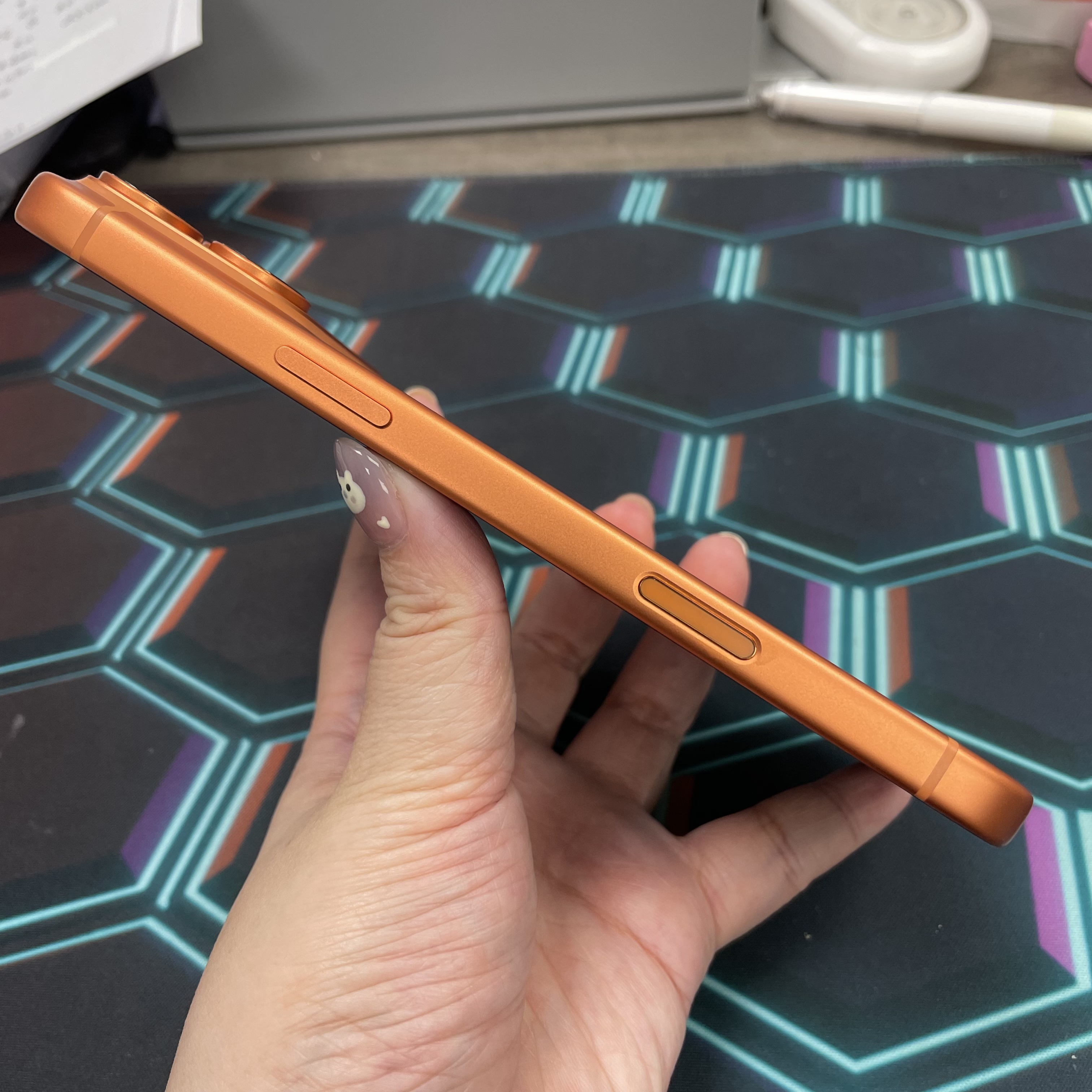 *6720 17 pro max 未使用品 1TB 電100 橙色 orange