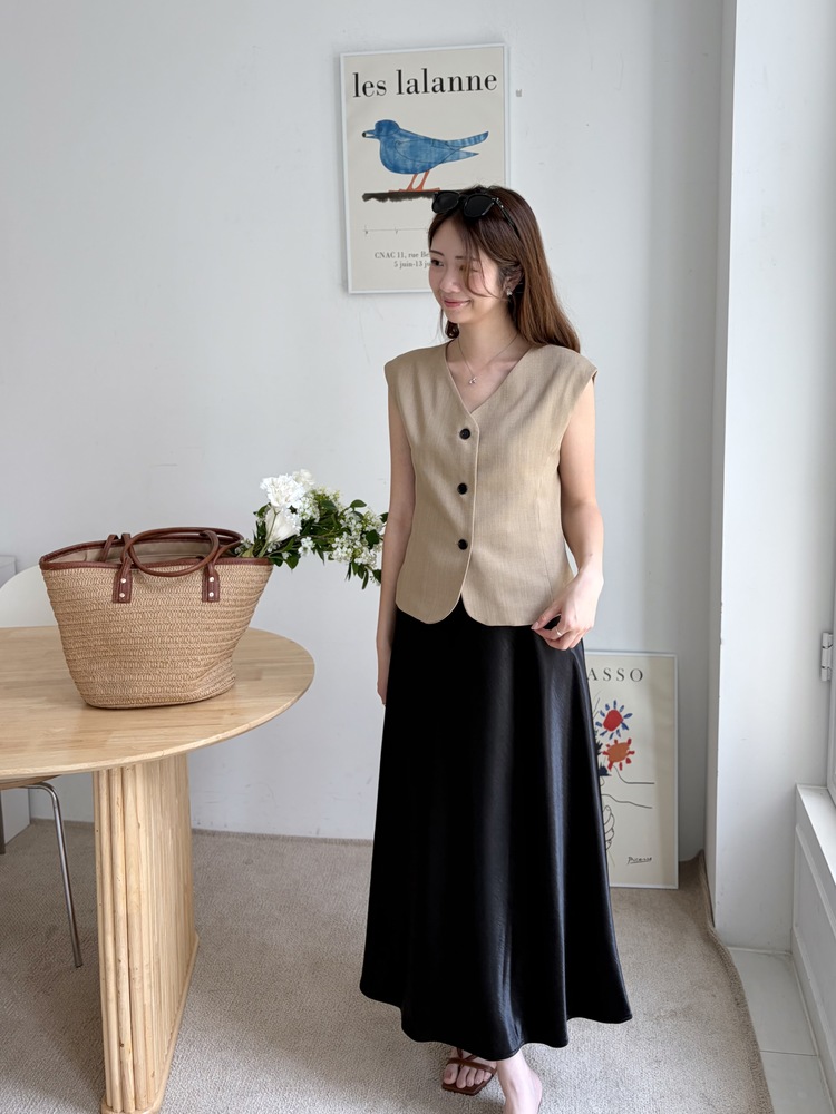Satin Structured Skirt (Black)