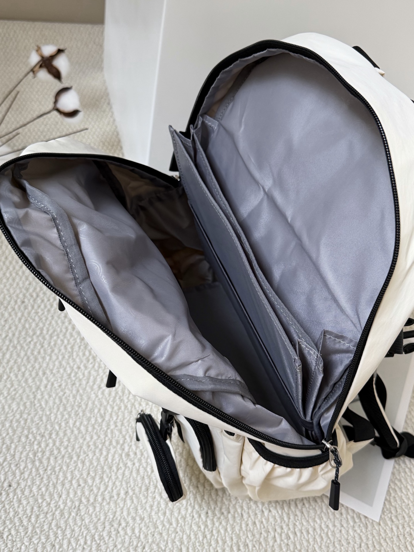 $268件/2色選擇。🎒 Samsonite 抗菌減壓雙肩包（NW4系列）🎒