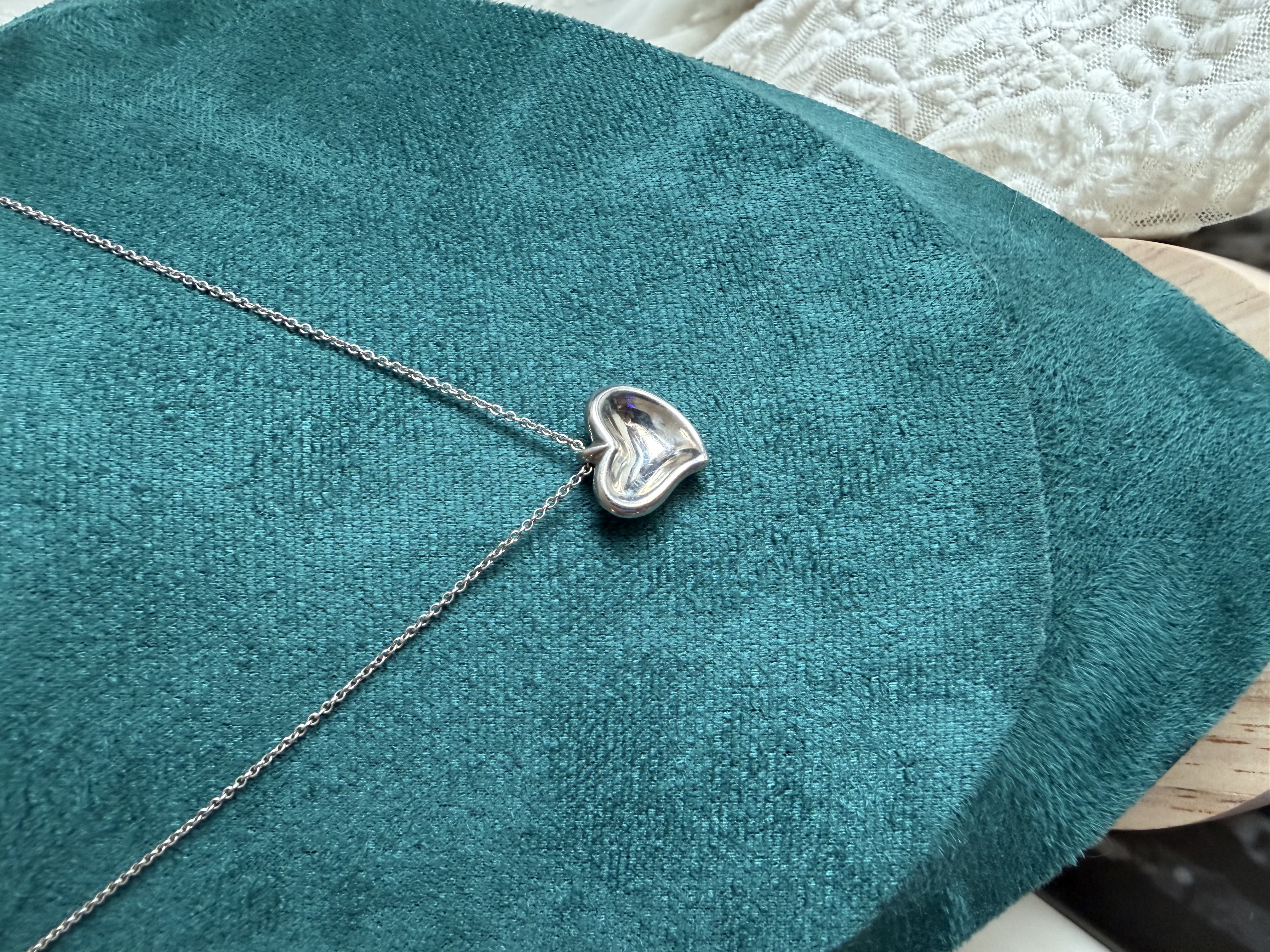 Tiffany & Co. Elsa Peretti Carved Heart 925 silver Necklace