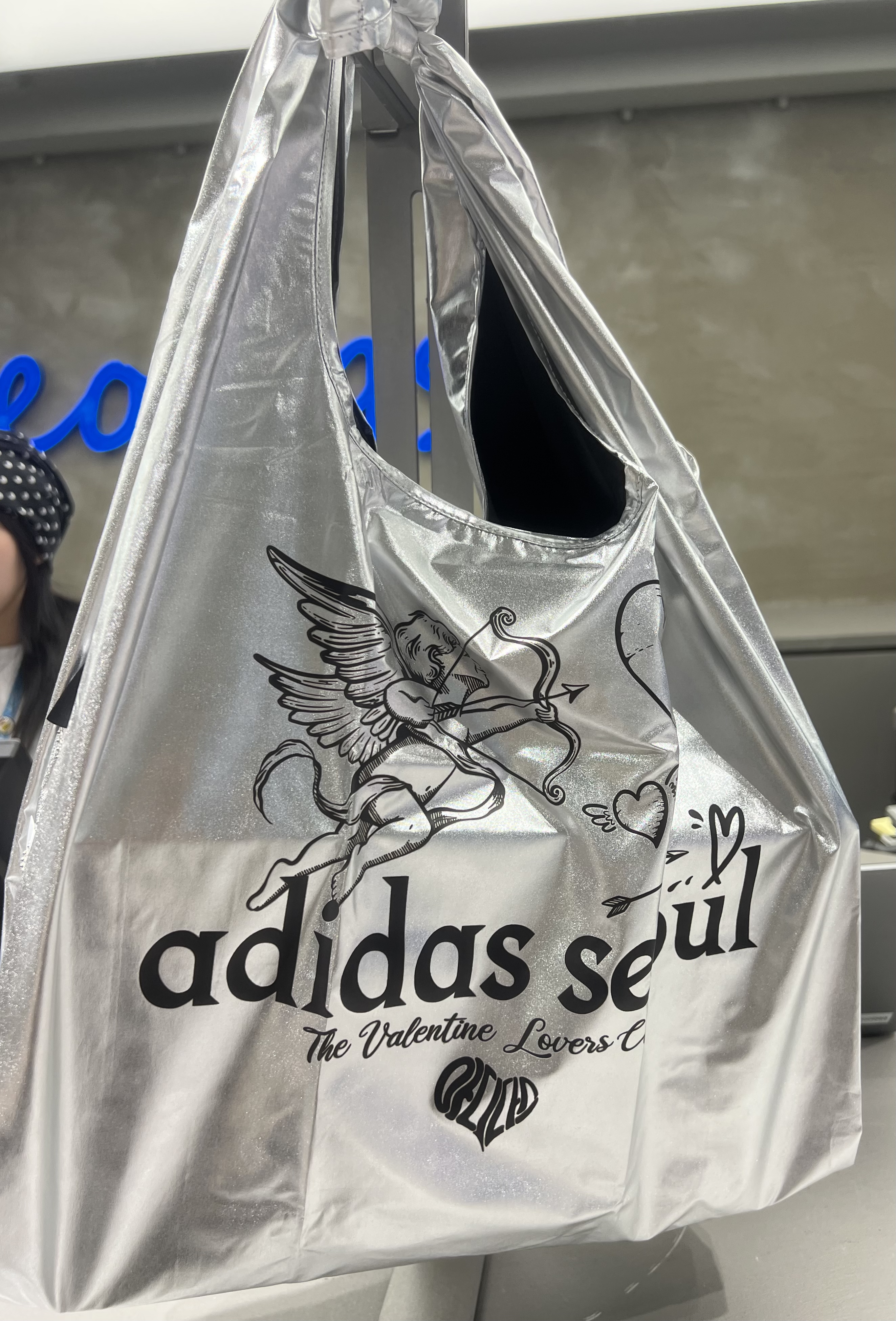 💟現貨💟🇰🇷韓國聖水洞限定ADIDAS 型格銀色愛神邱比特💘ECO BAG