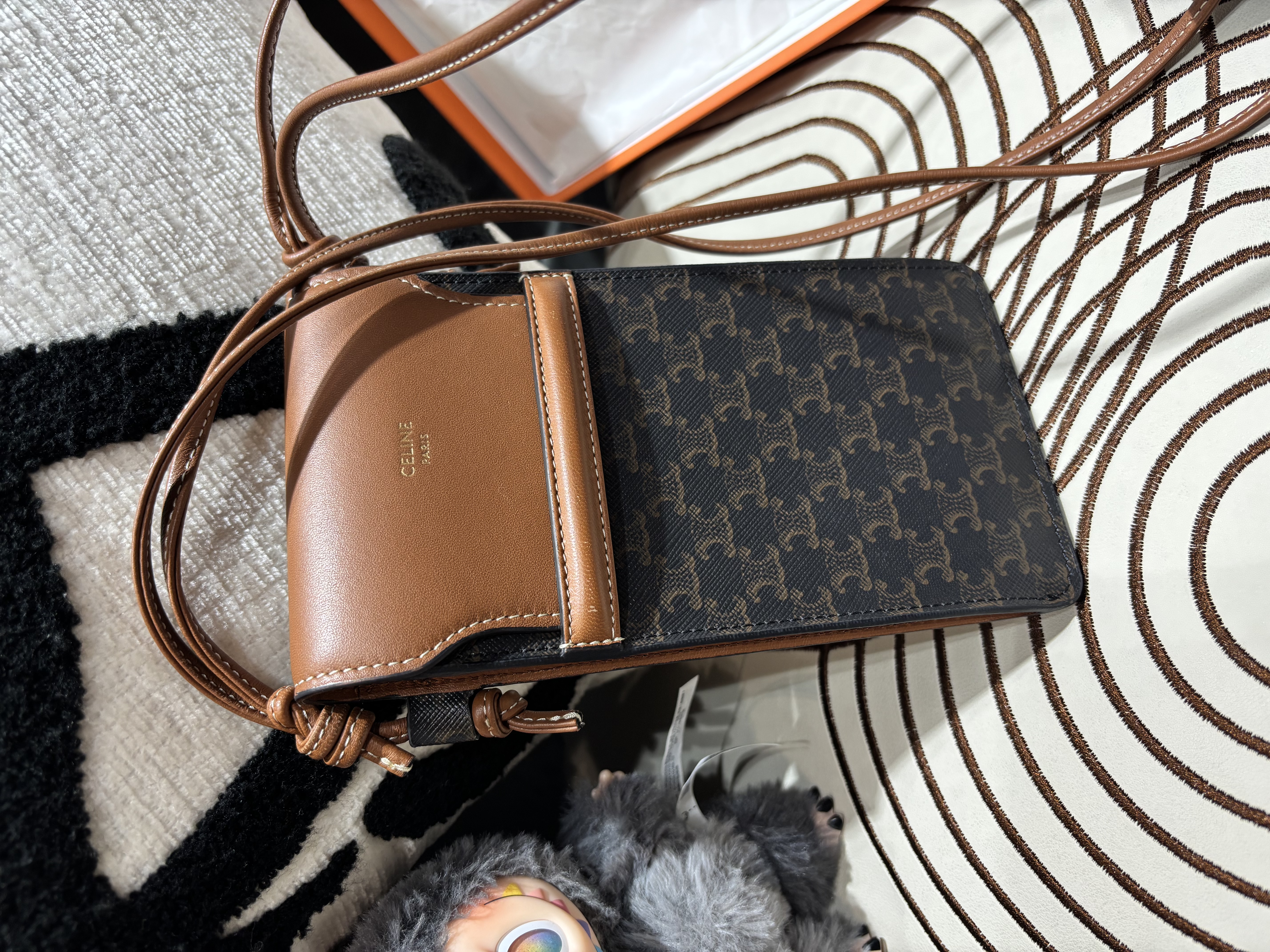 Celine triomphe Phone Crossbody Bag 100%Authentic, 95%new 
