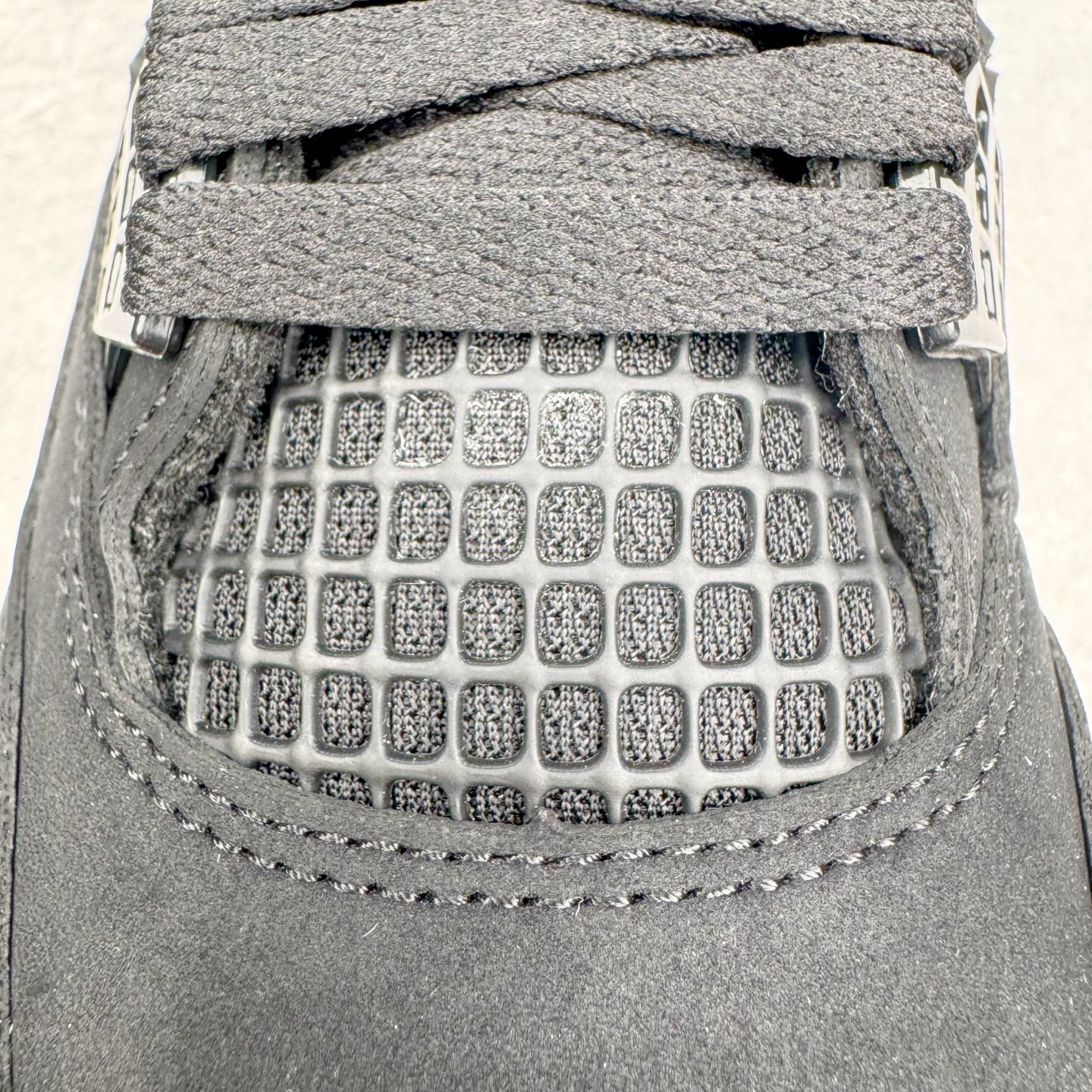 Air Jordan 4 Retro FV5029-010