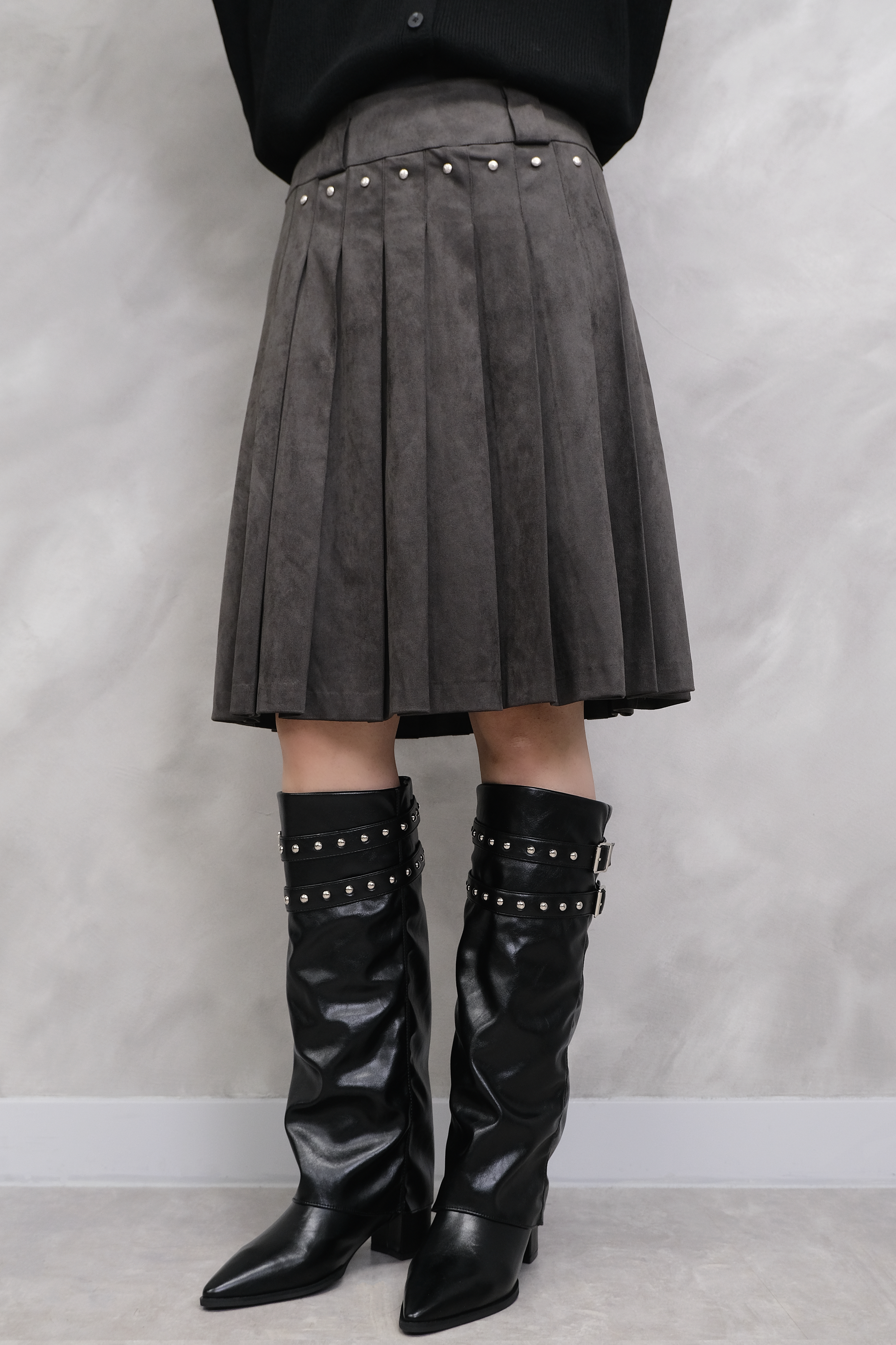 Studded pleated skirt #sk36