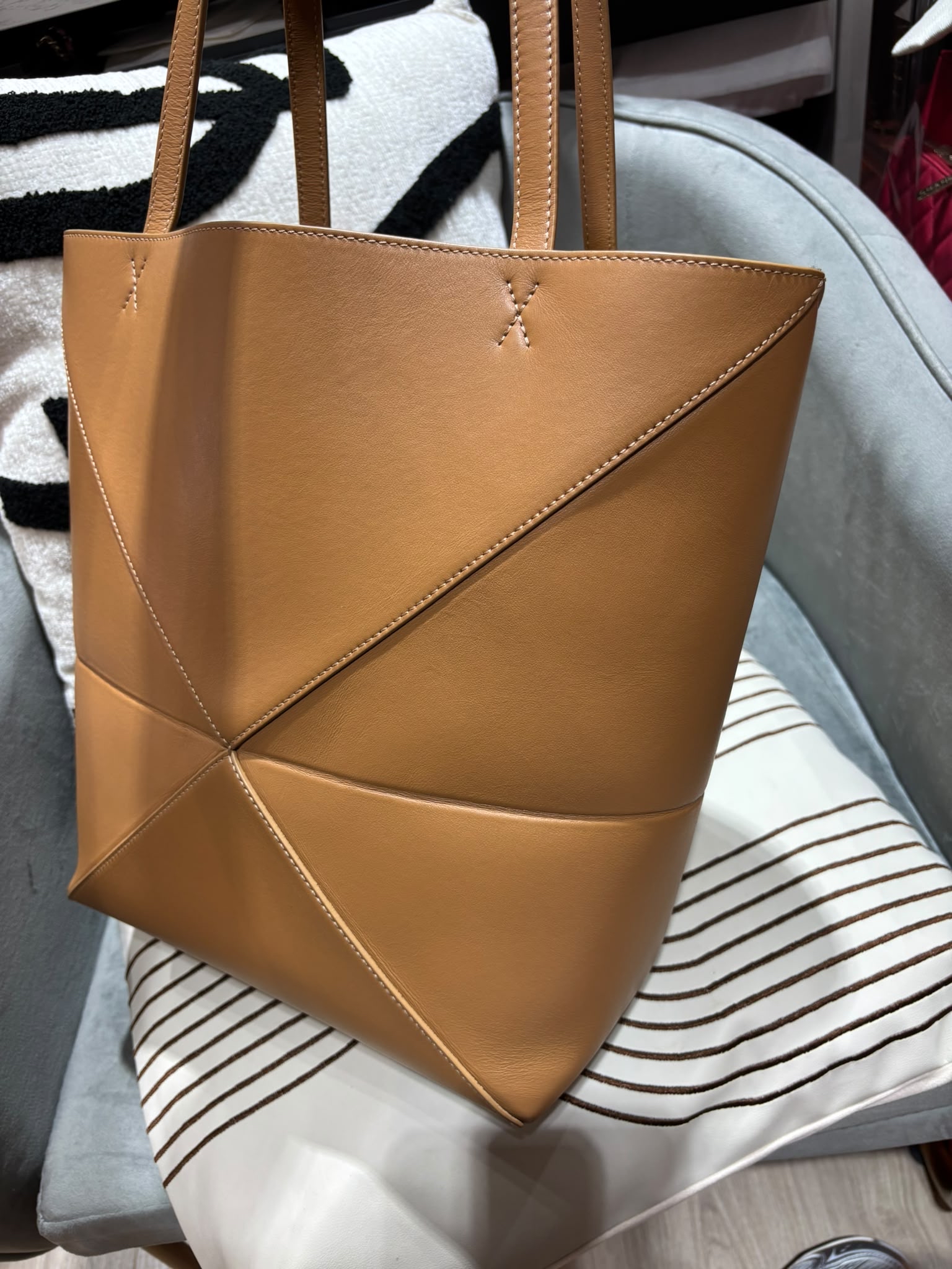 Loewe puzzle fold Tote calfskin 100%Authentic, 98%New ✅收據✅Dust bag