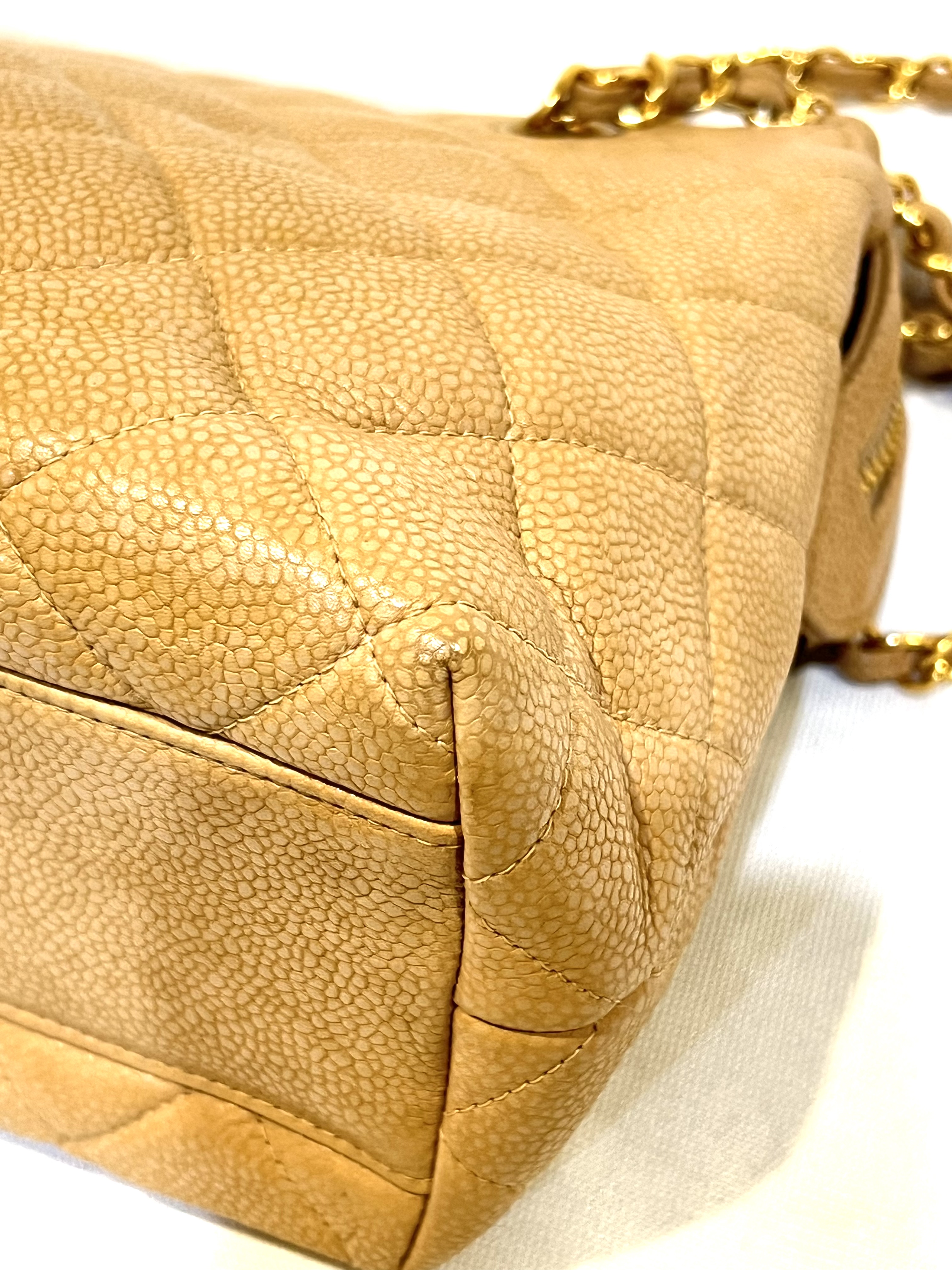 Pre-Owned Chanel Petite Shopping Tote / Product Code: 26041116