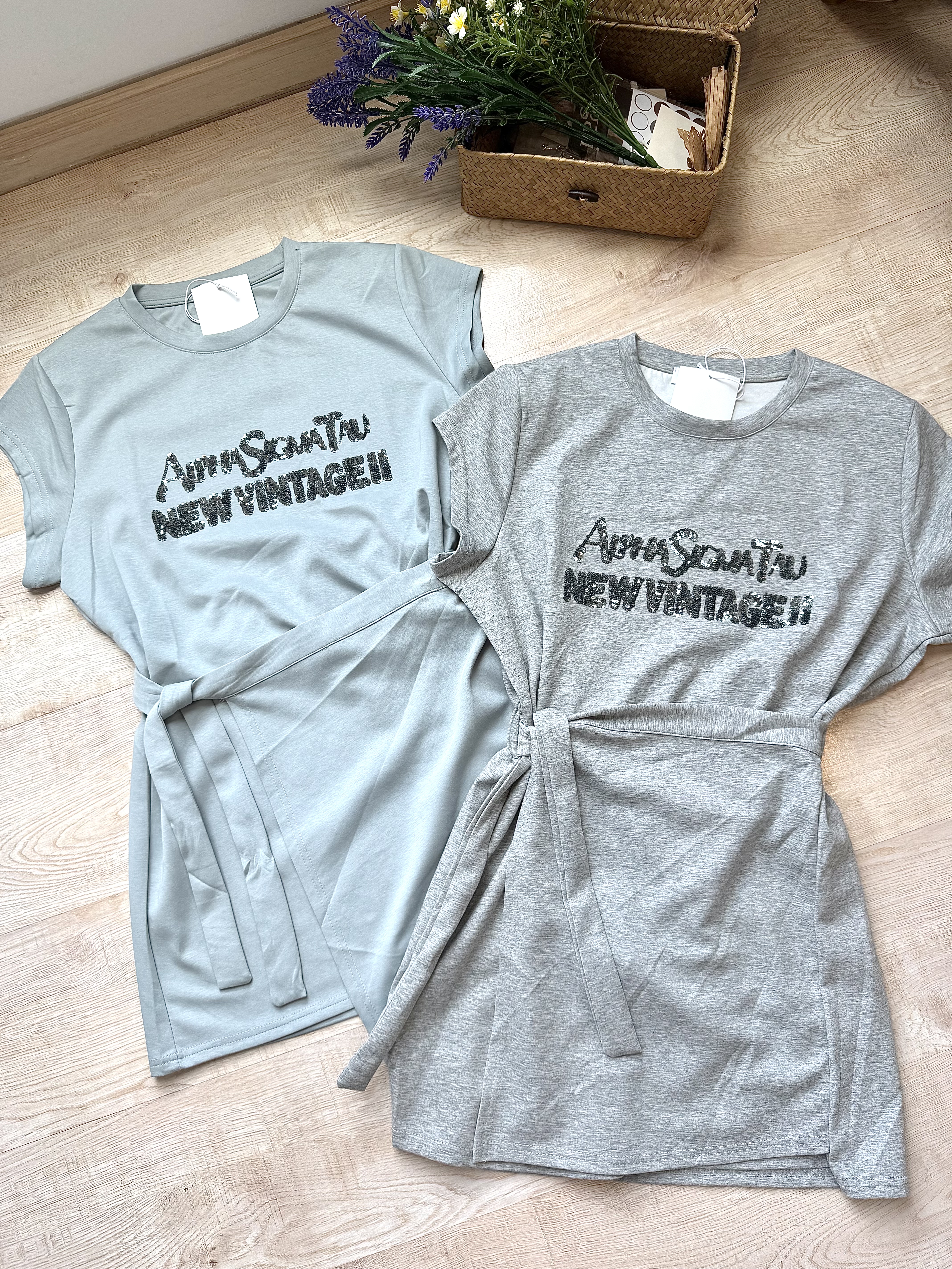 Avery Sequin Logo Tie A-line Dress 韩系亮片字母A字系带连衣裙 ( 2 colours )